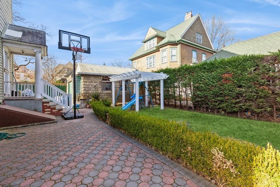 Single Family Beverley  Brooklyn, NY 11218, MLS-816106-29