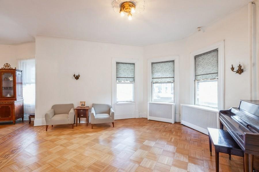 Single Family Beverley  Brooklyn, NY 11218, MLS-816106-4