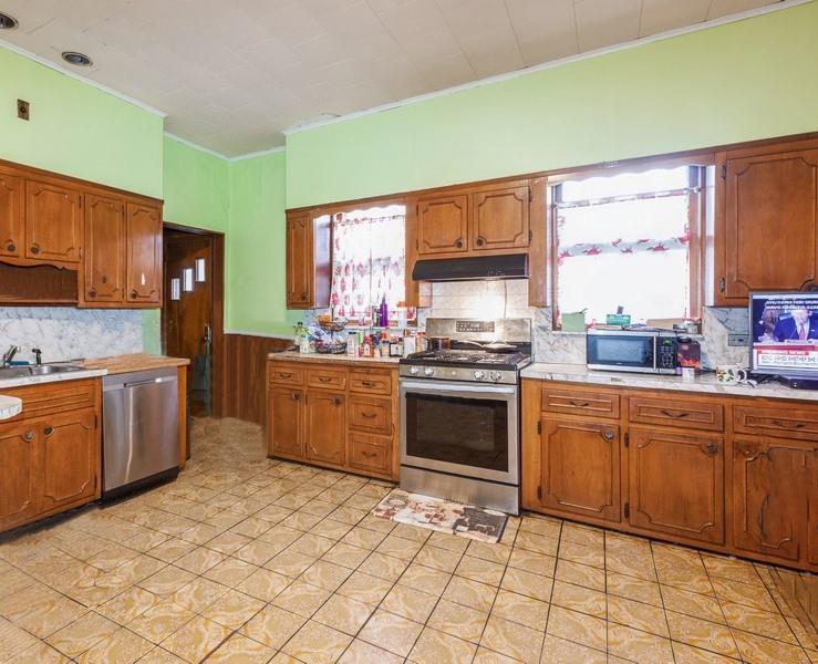 Single Family Beverley  Brooklyn, NY 11218, MLS-816106-8