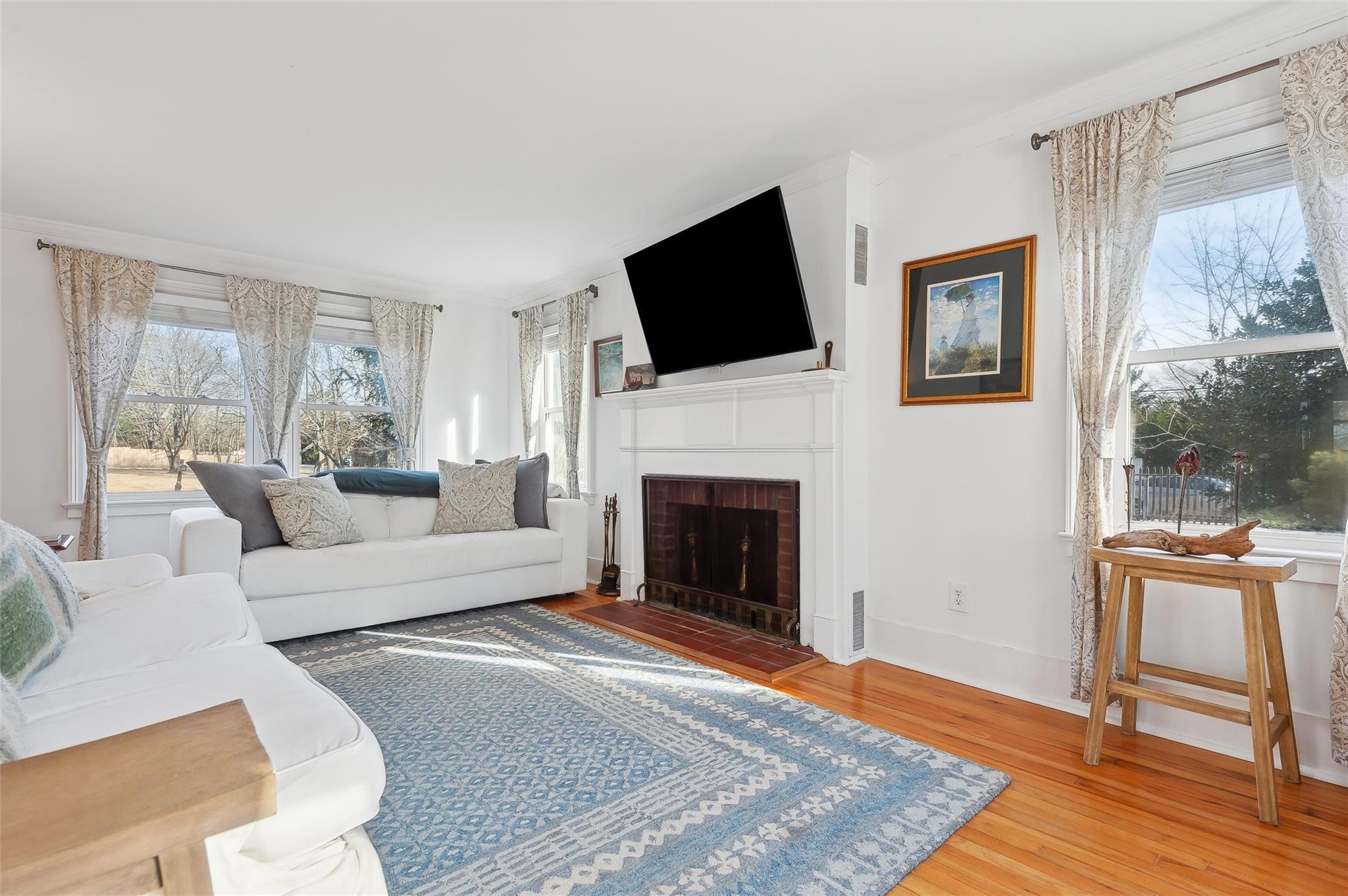 Single Family Estate  Suffolk County, NY 11934, MLS-816219-10