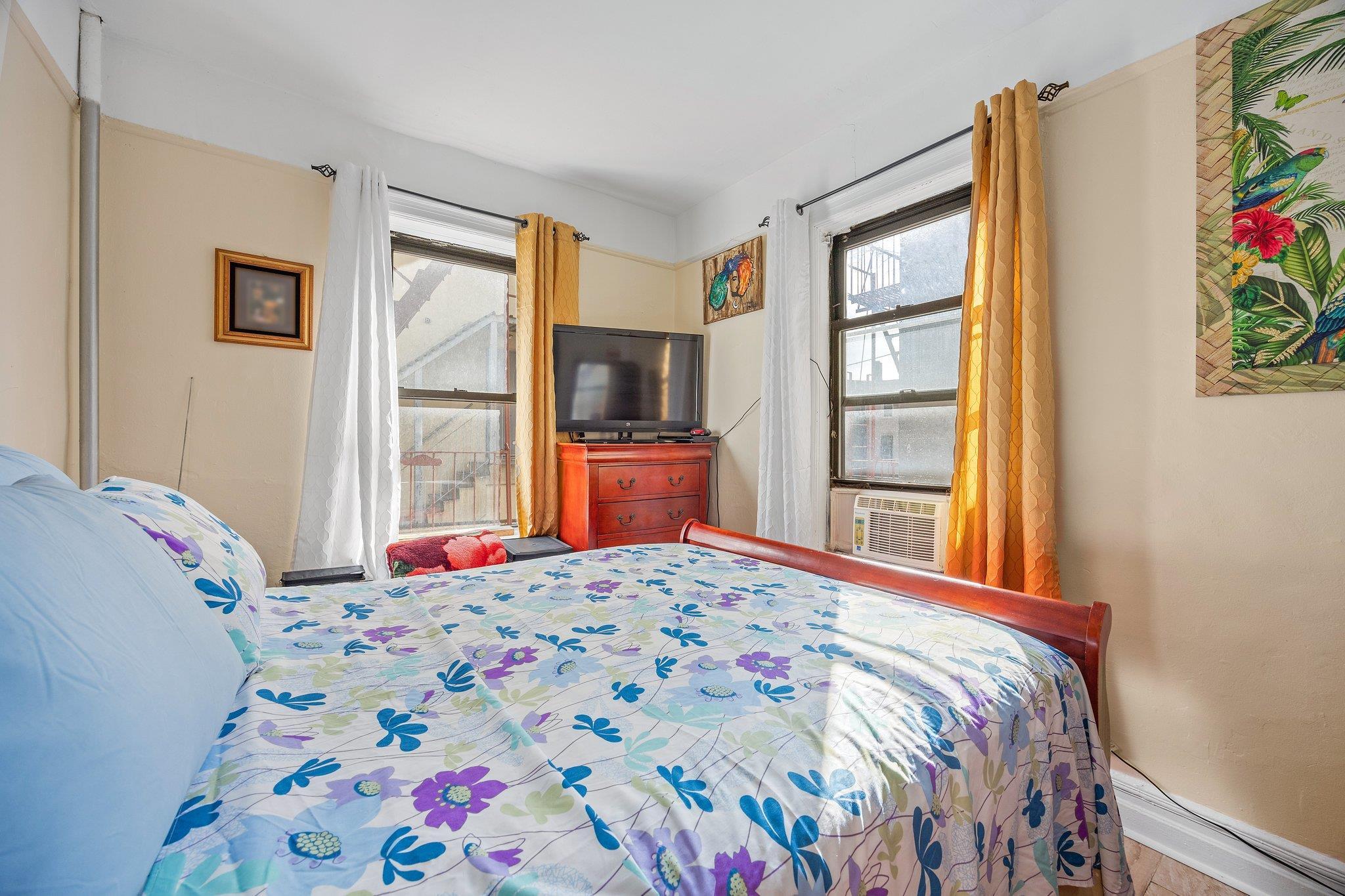 Commercial Sale Barnes  Bronx, NY 10466, MLS-816381-11