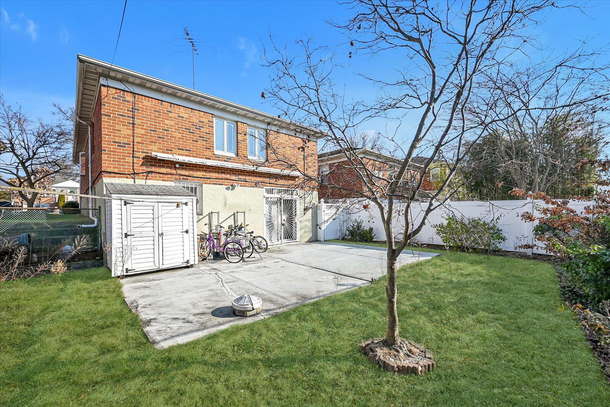 Single Family 210  Queens, NY 11364, MLS-816412-18