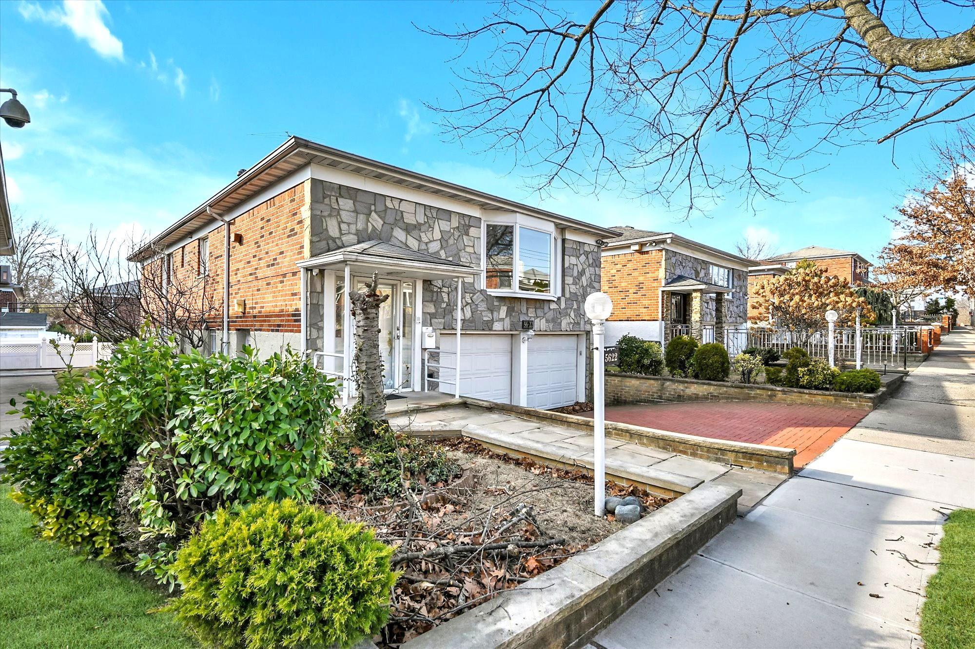 Single Family 210  Queens, NY 11364, MLS-816412-20
