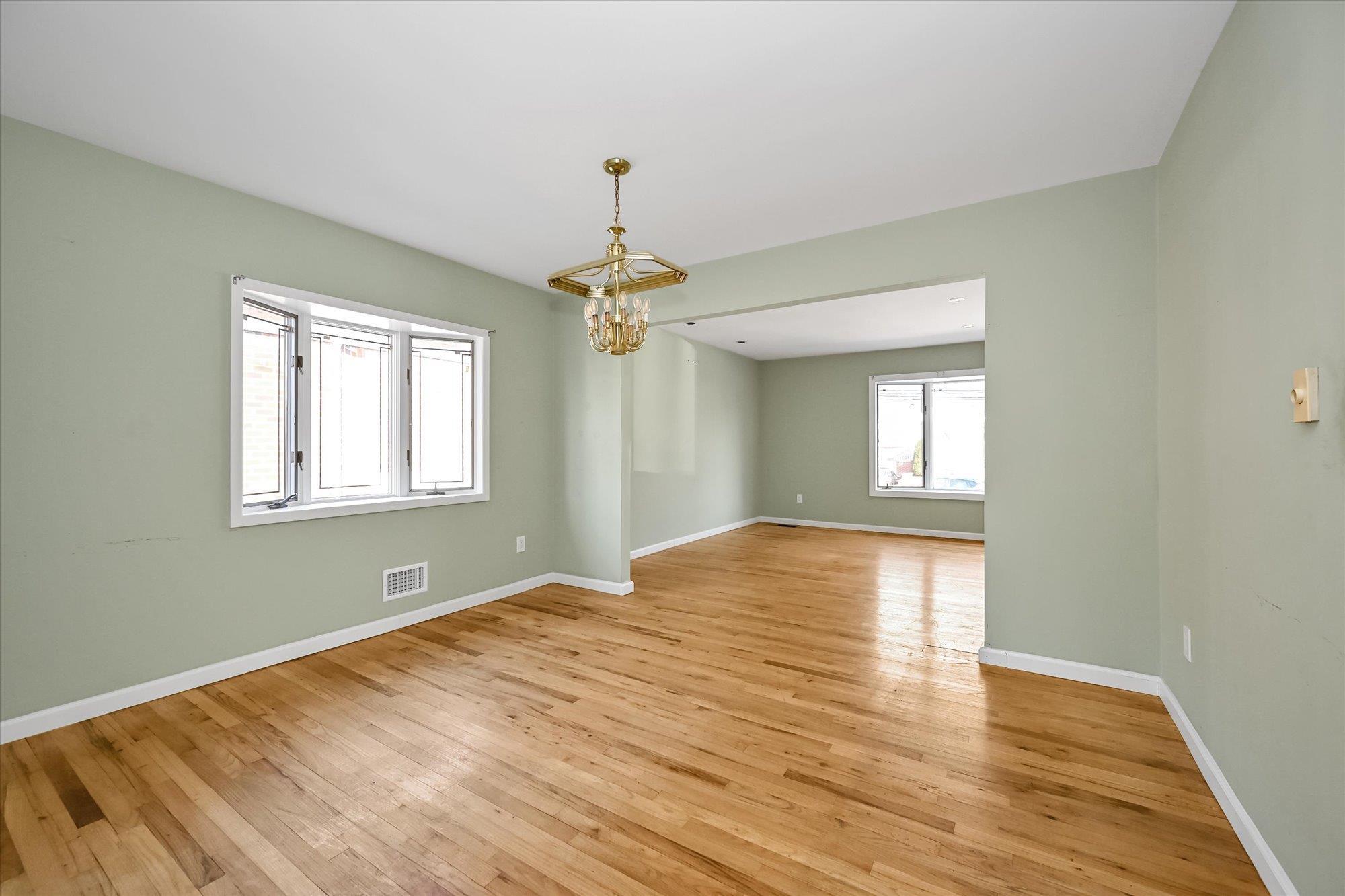 Single Family 210  Queens, NY 11364, MLS-816412-3