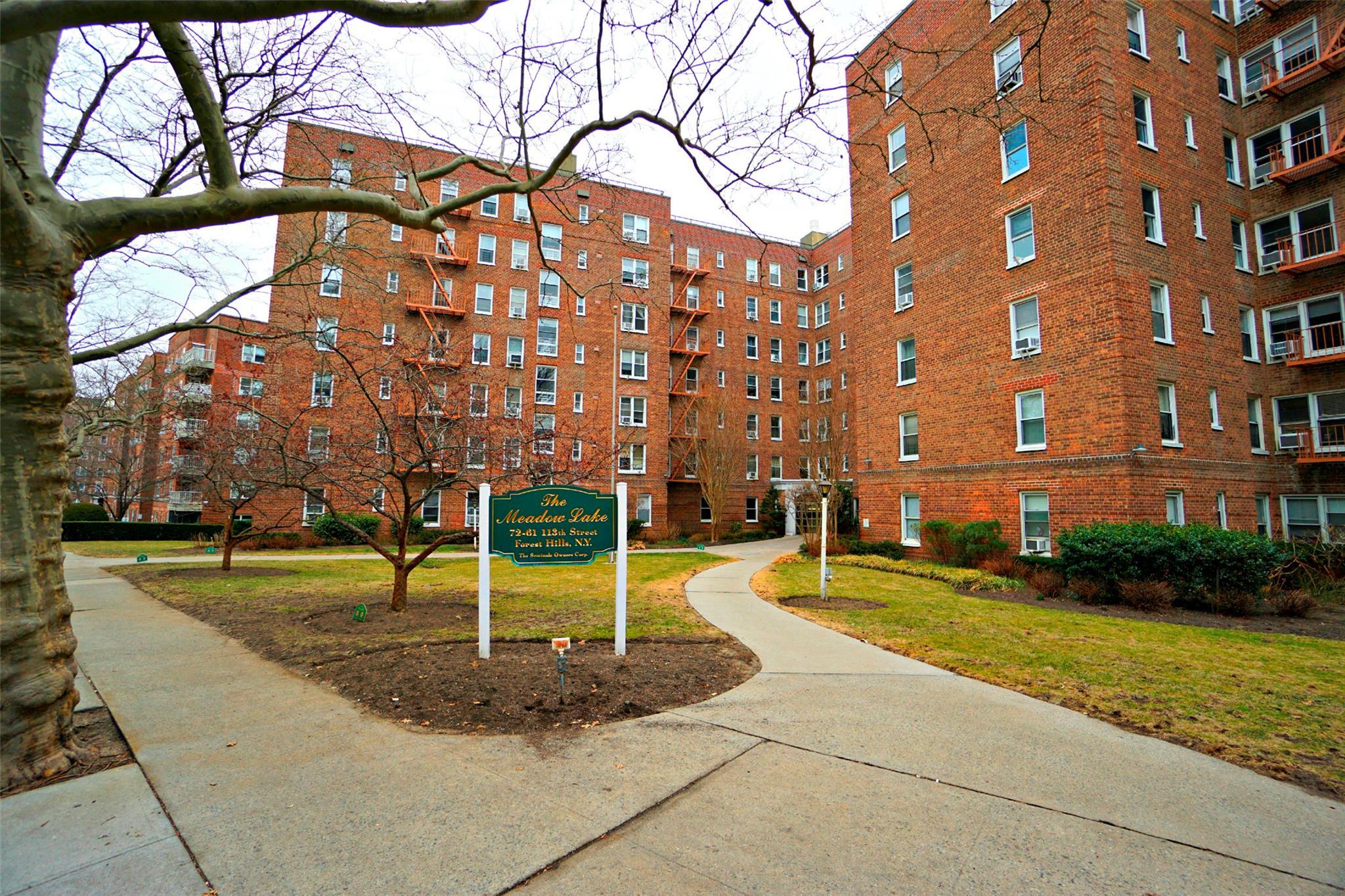 Coop in New York - 113th  Queens, NY 11375