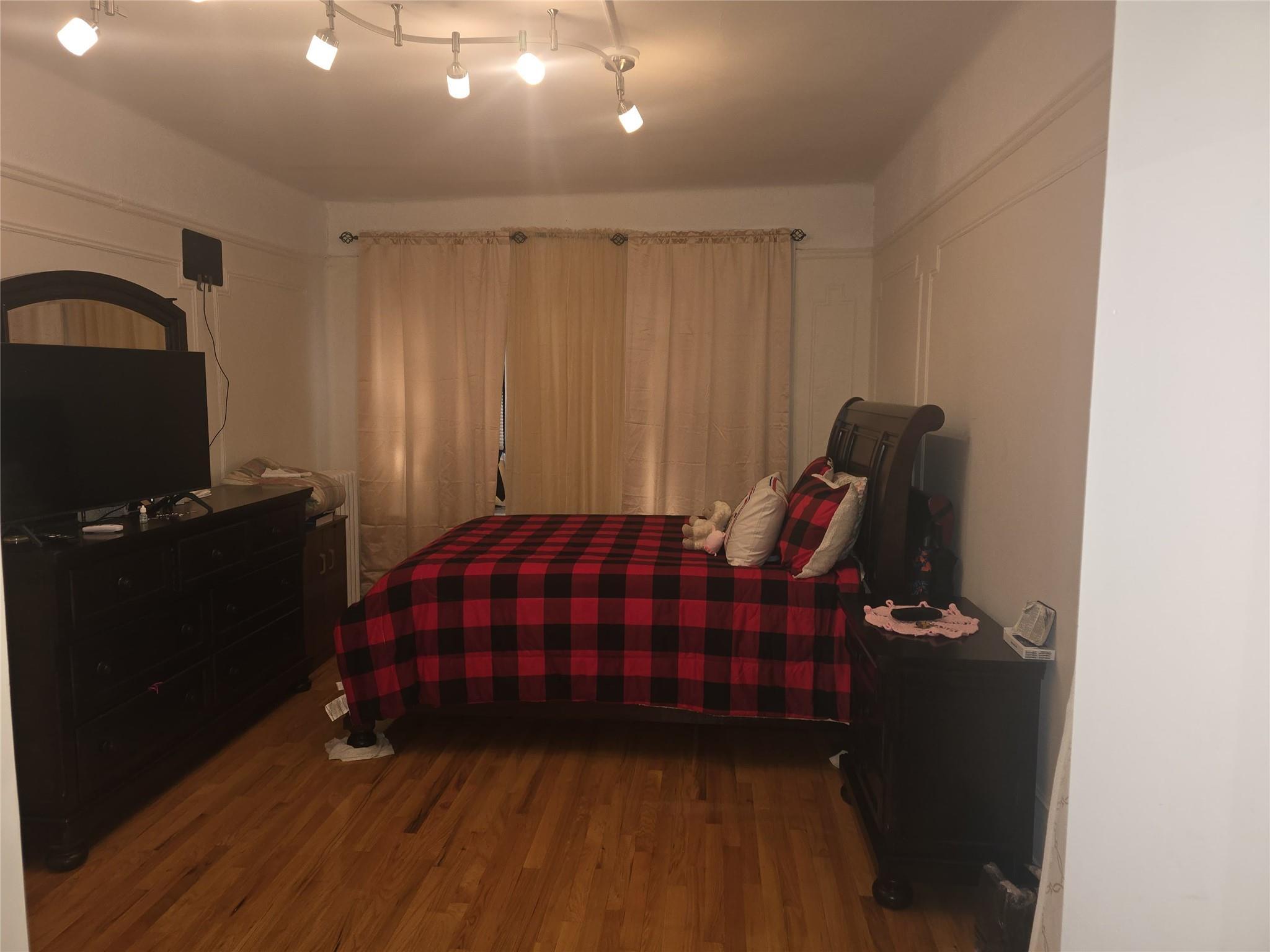Coop Holland  Bronx, NY 10462, MLS-816454-8