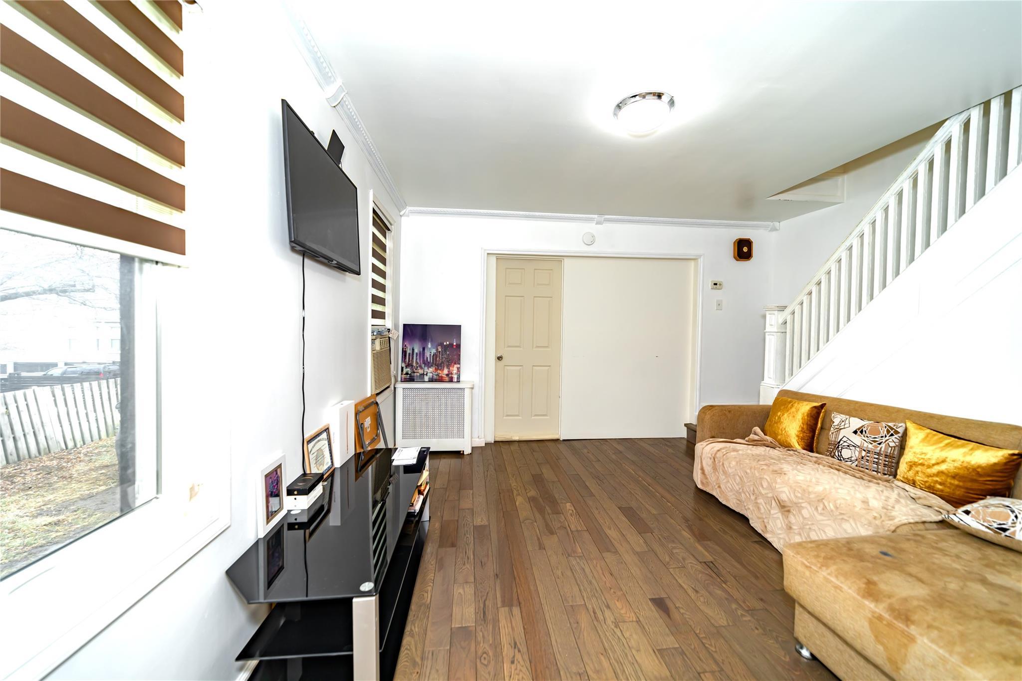 Single Family 65th  Queens, NY 11385, MLS-816465-6