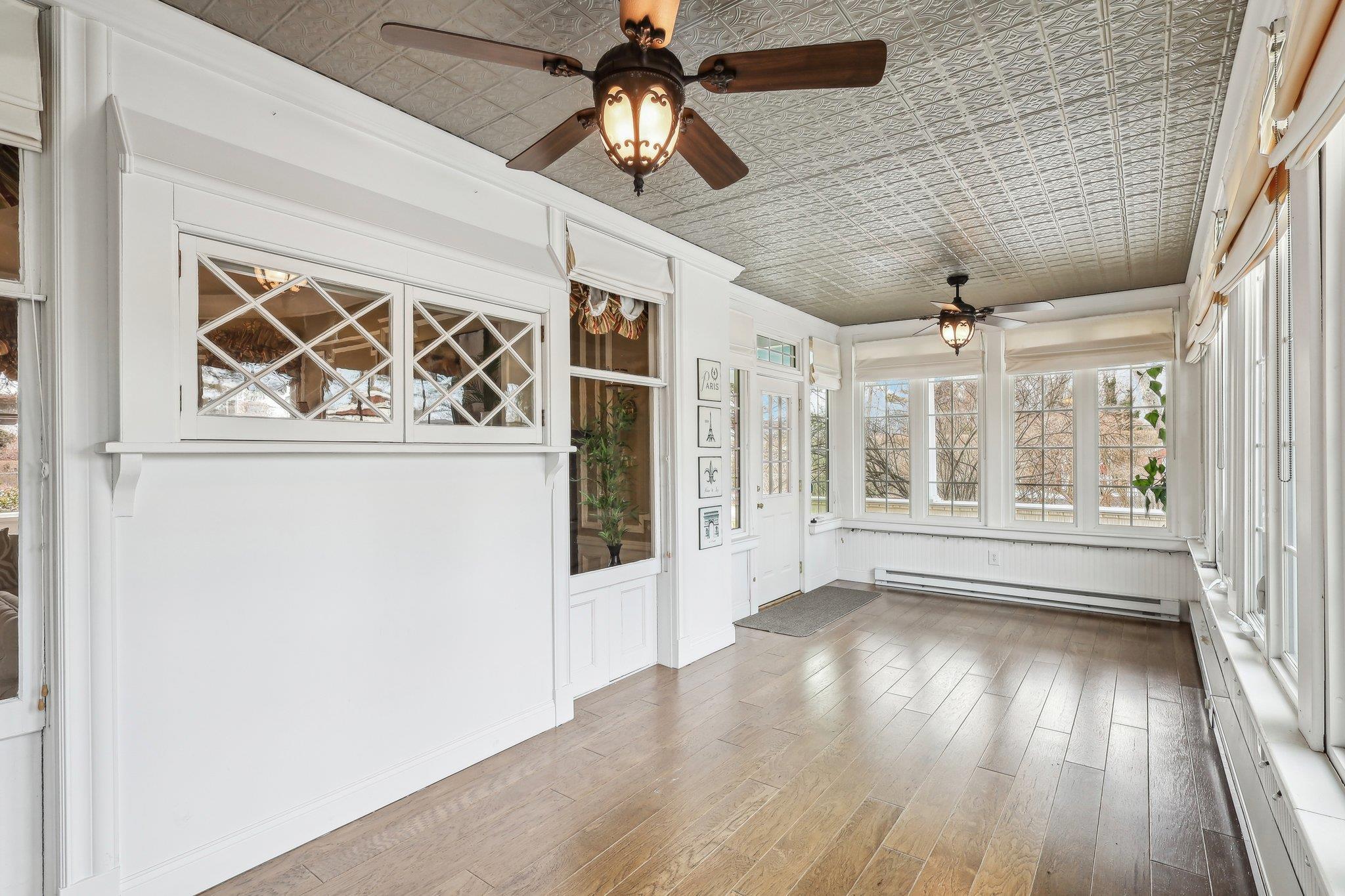 Single Family Middle  Suffolk County, NY 11705, MLS-816692-11