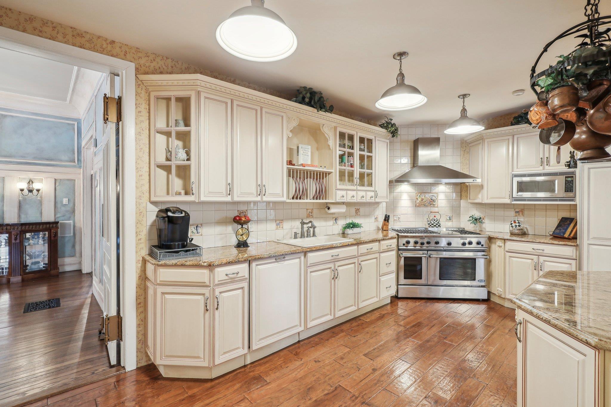 Single Family Middle  Suffolk County, NY 11705, MLS-816692-18