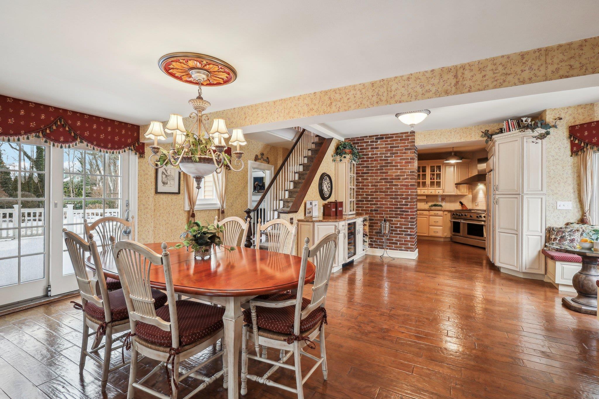 Single Family Middle  Suffolk County, NY 11705, MLS-816692-21