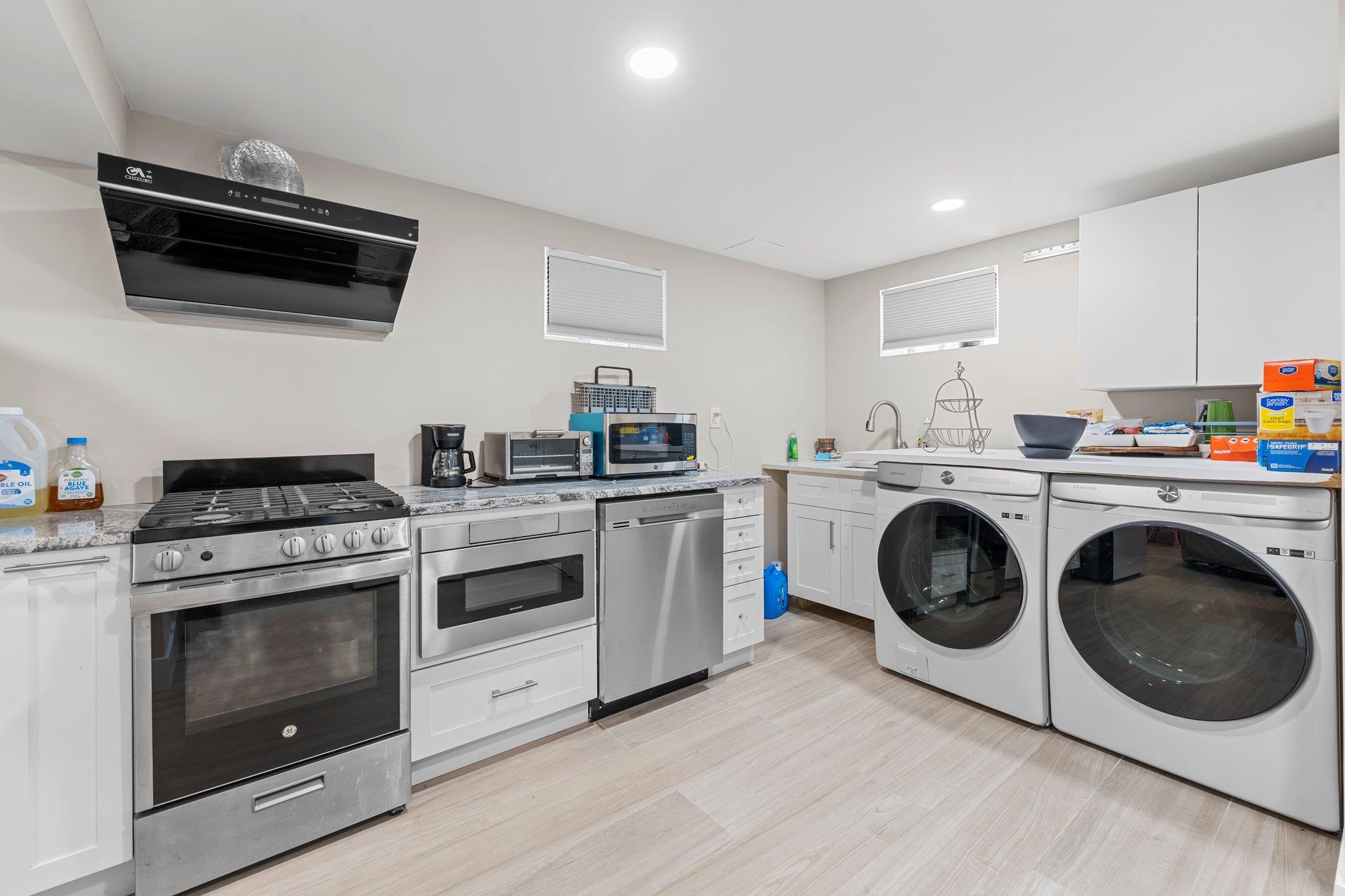 Single Family 14th  Queens, NY 11357, MLS-816746-12