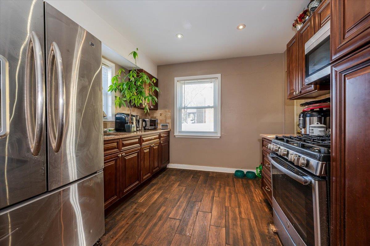 Single Family 10th  Westchester County, NY 10550, MLS-816855-10