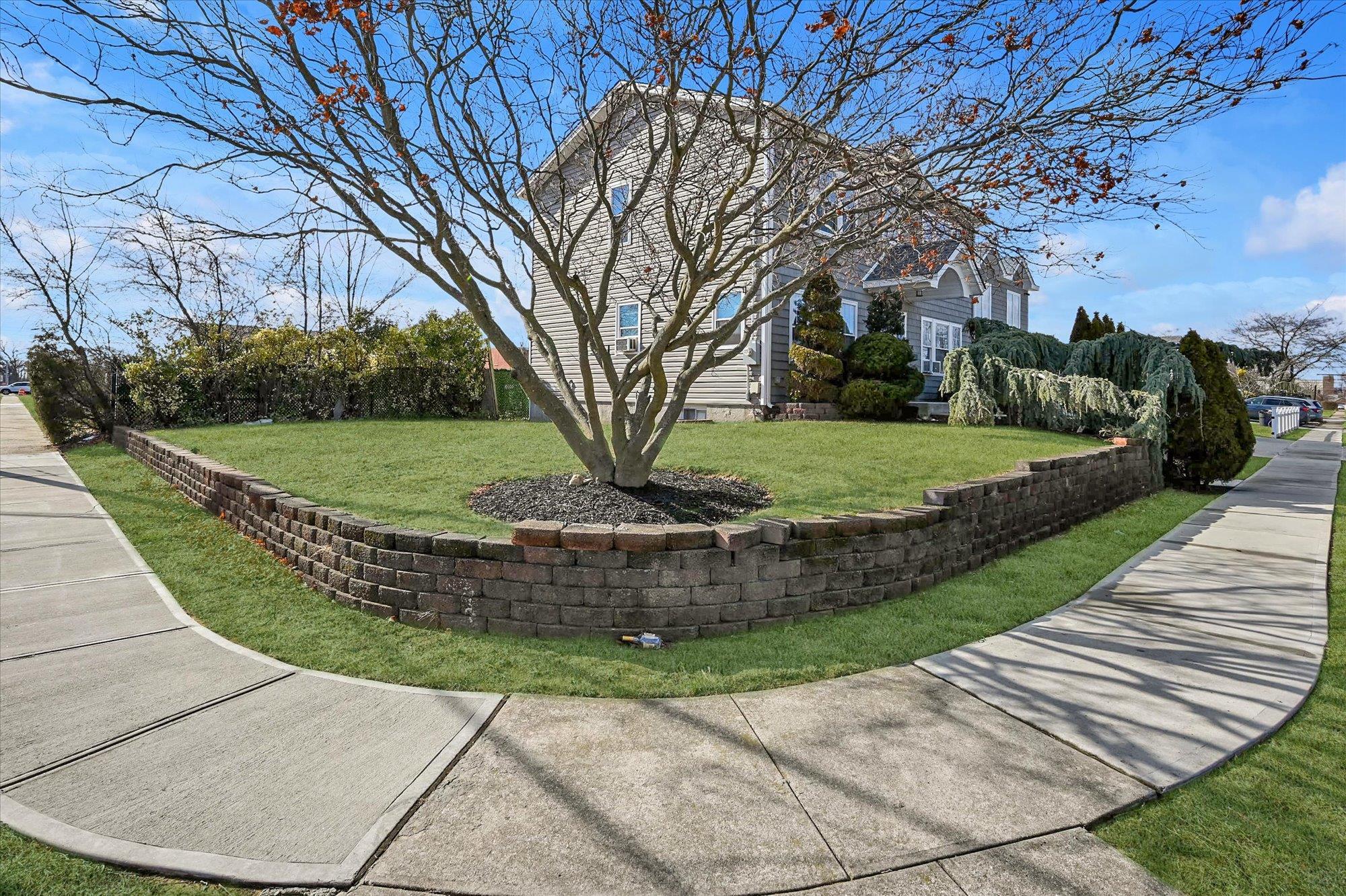 Single Family Martens  Nassau County, NY 11580, MLS-816933-21