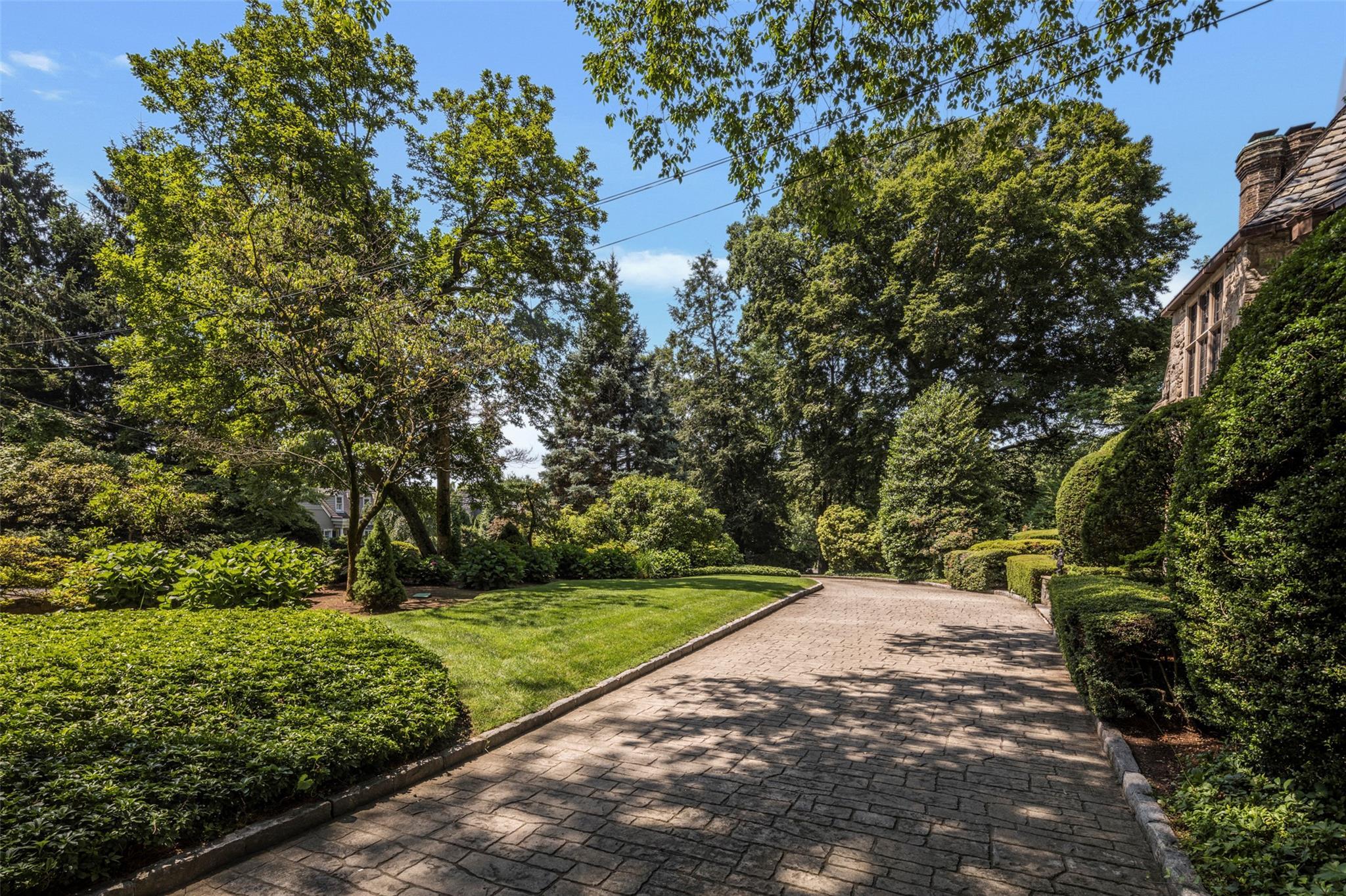 Single Family Rittenhouse  Westchester County, NY 10708, MLS-817112-2