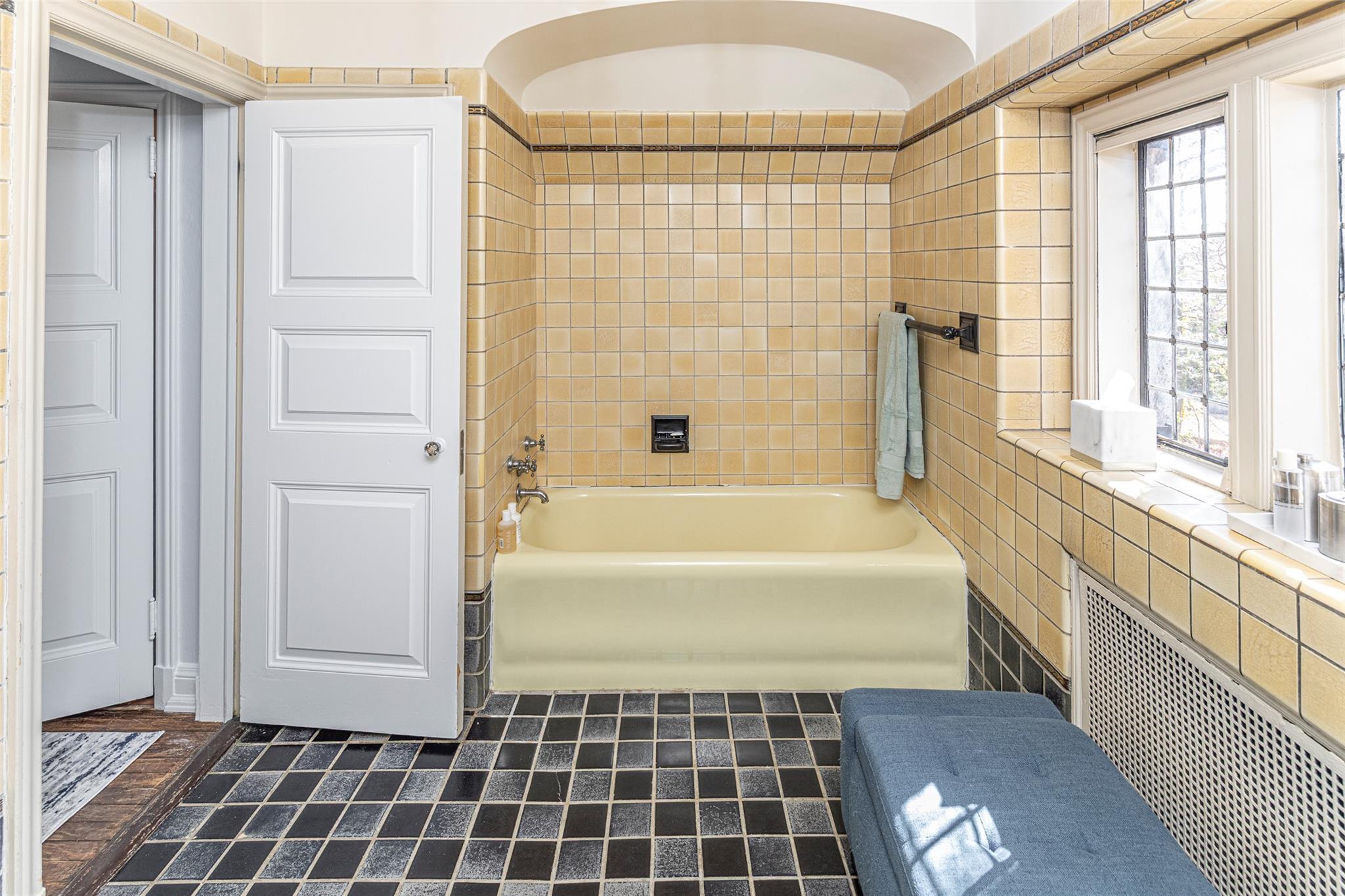 Single Family Rittenhouse  Westchester County, NY 10708, MLS-817112-23