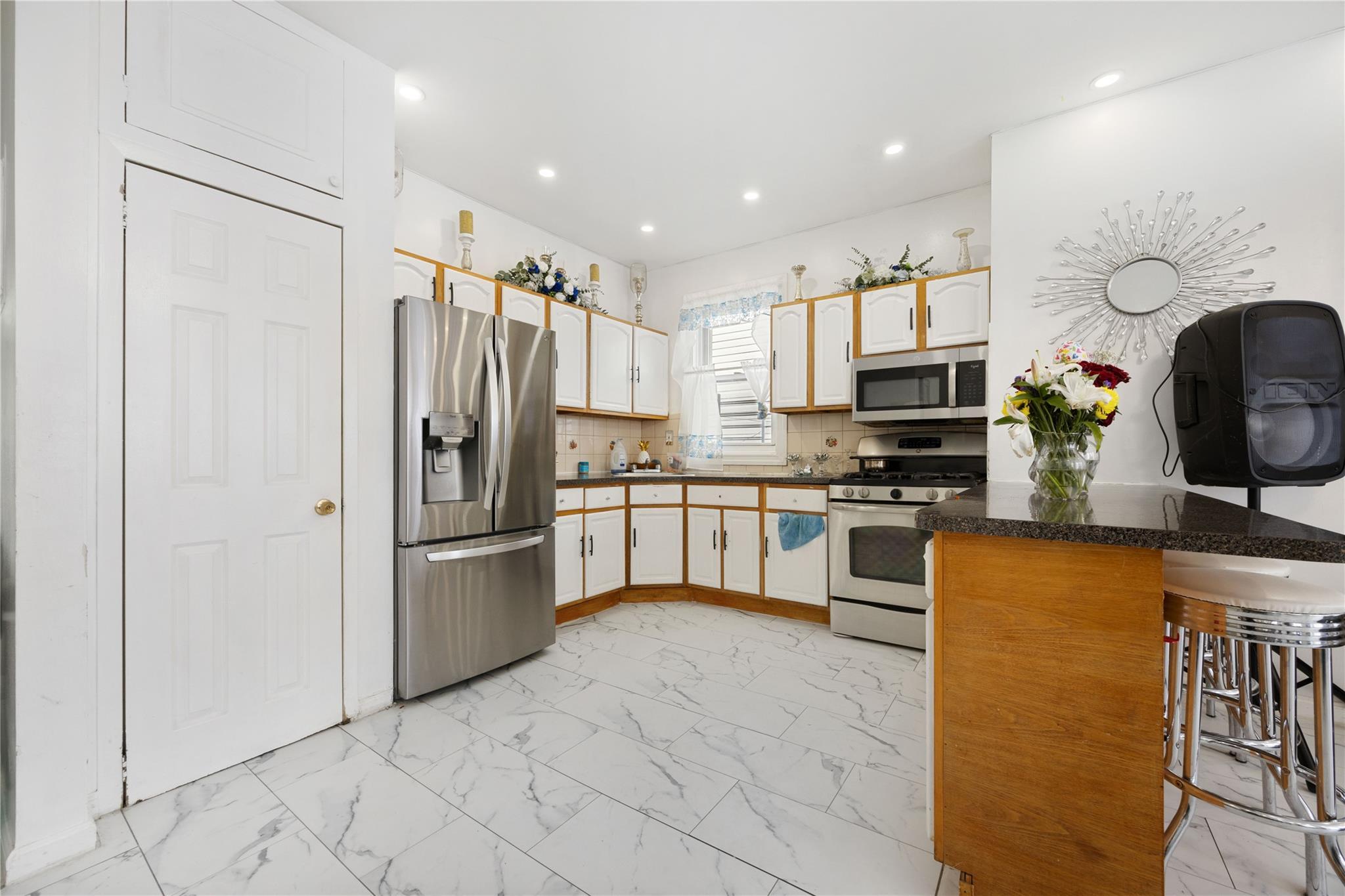 Single Family Ave  Bronx, NY 10457, MLS-817114-24