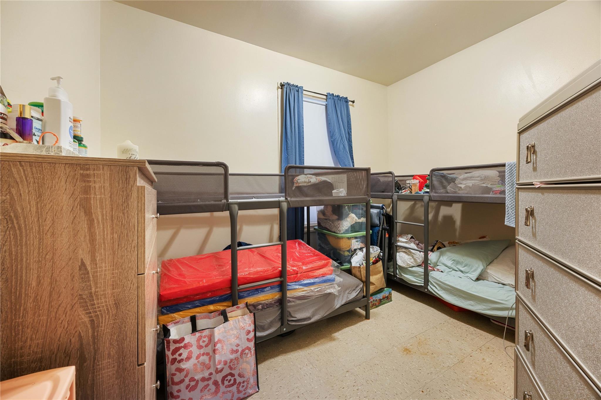 Single Family Ave  Bronx, NY 10457, MLS-817114-38
