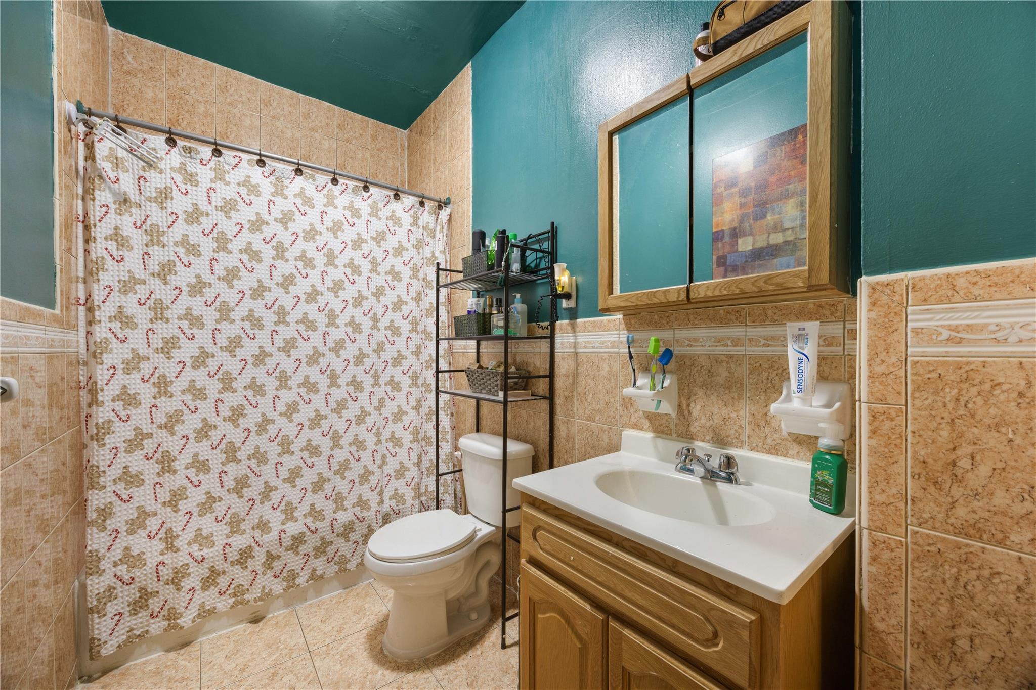 Single Family Ave  Bronx, NY 10457, MLS-817114-40