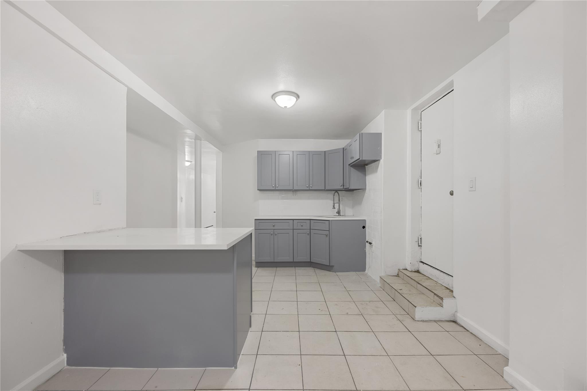 Single Family Ave  Bronx, NY 10457, MLS-817114-5