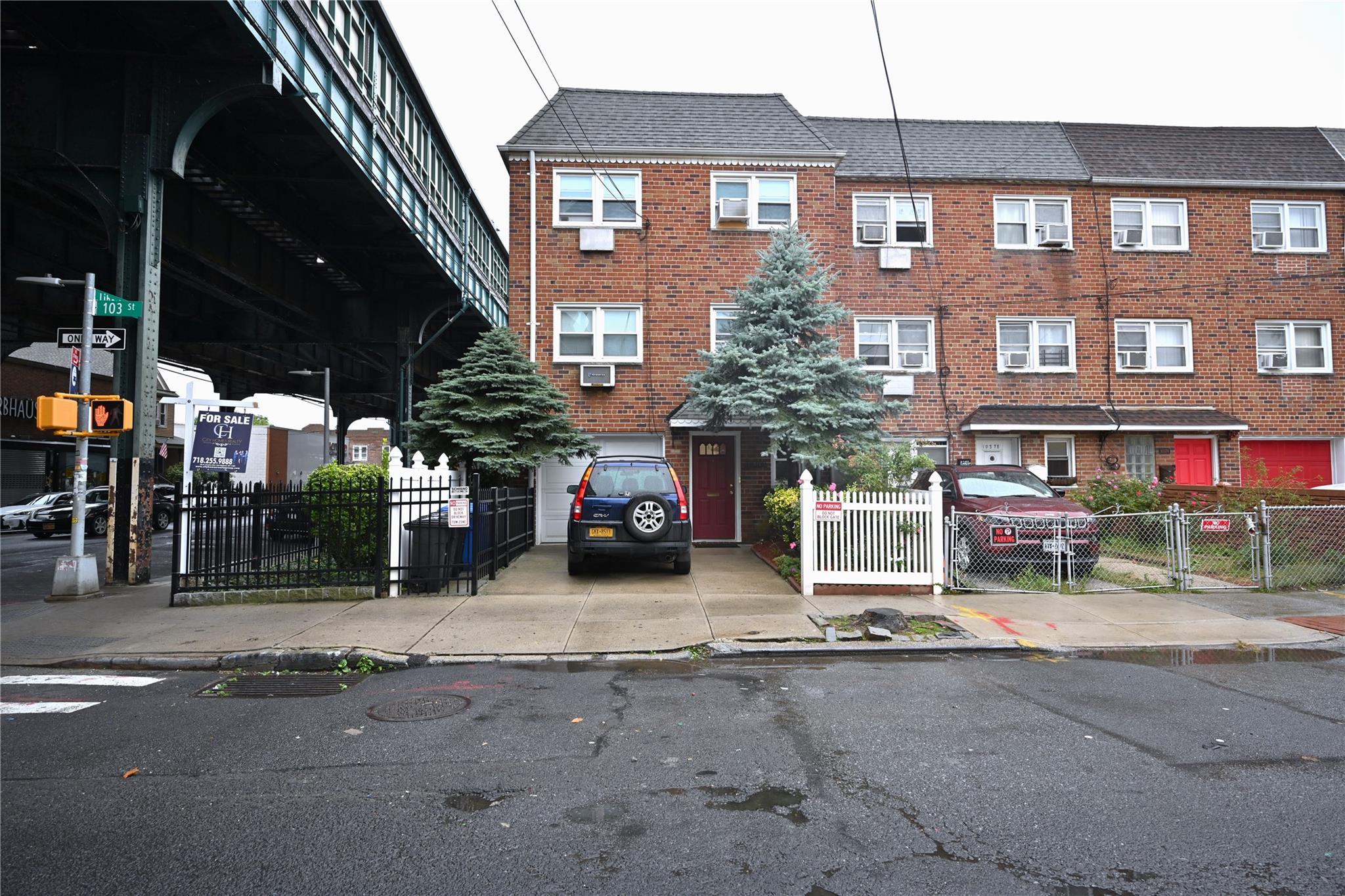 Single Family in New York - 103  Queens, NY 11417