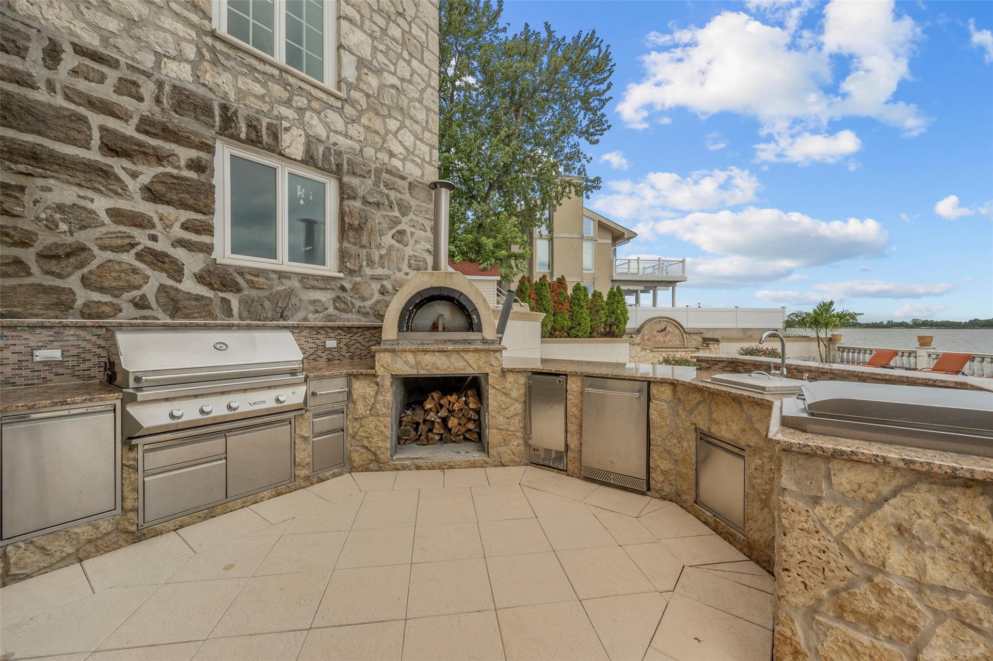 Single Family Country Club  Bronx, NY 10465, MLS-817334-10