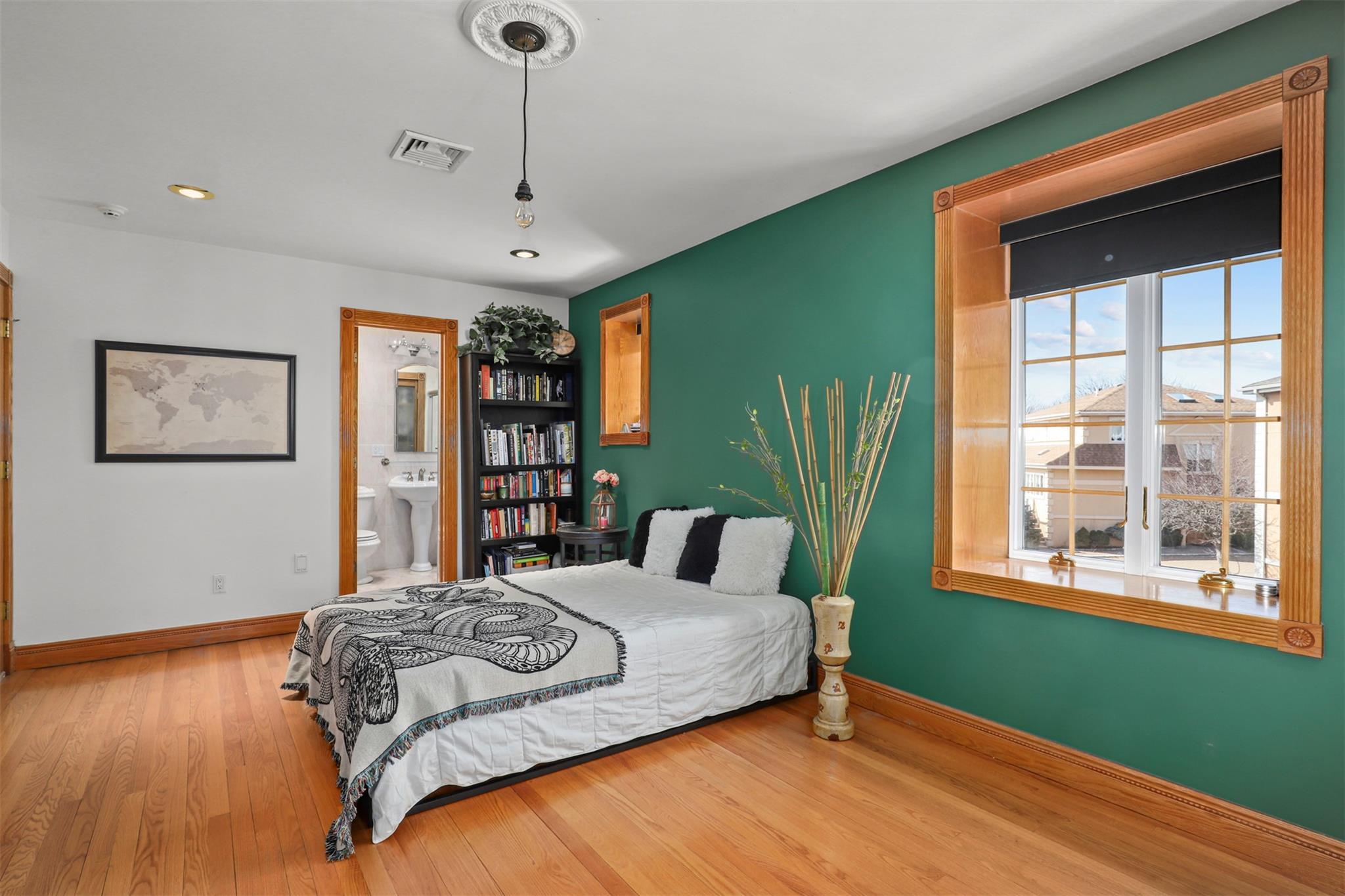 Single Family Country Club  Bronx, NY 10465, MLS-817334-26