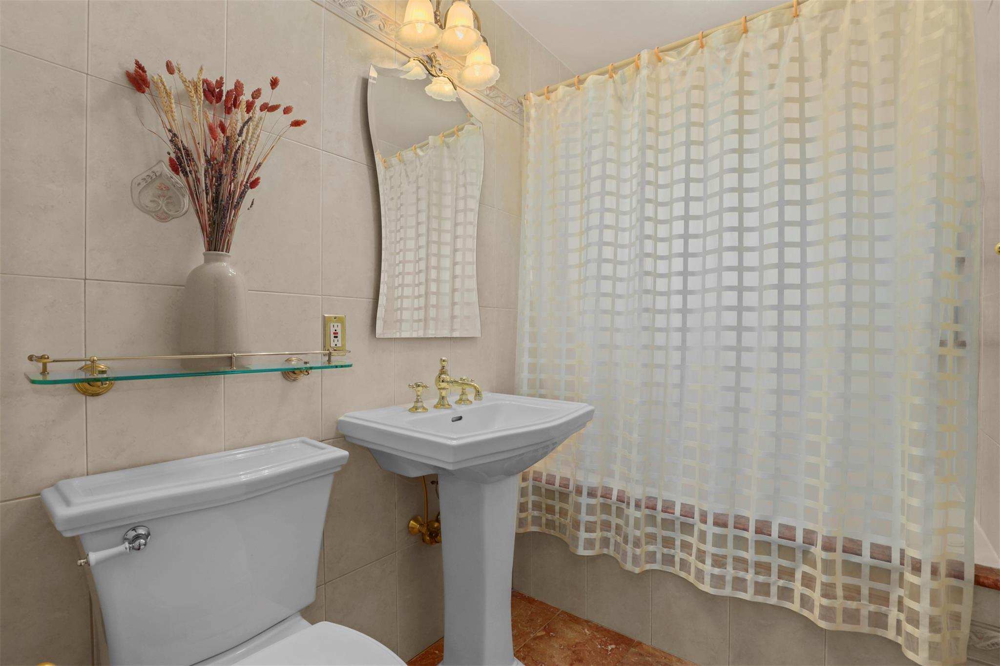 Single Family Country Club  Bronx, NY 10465, MLS-817334-29