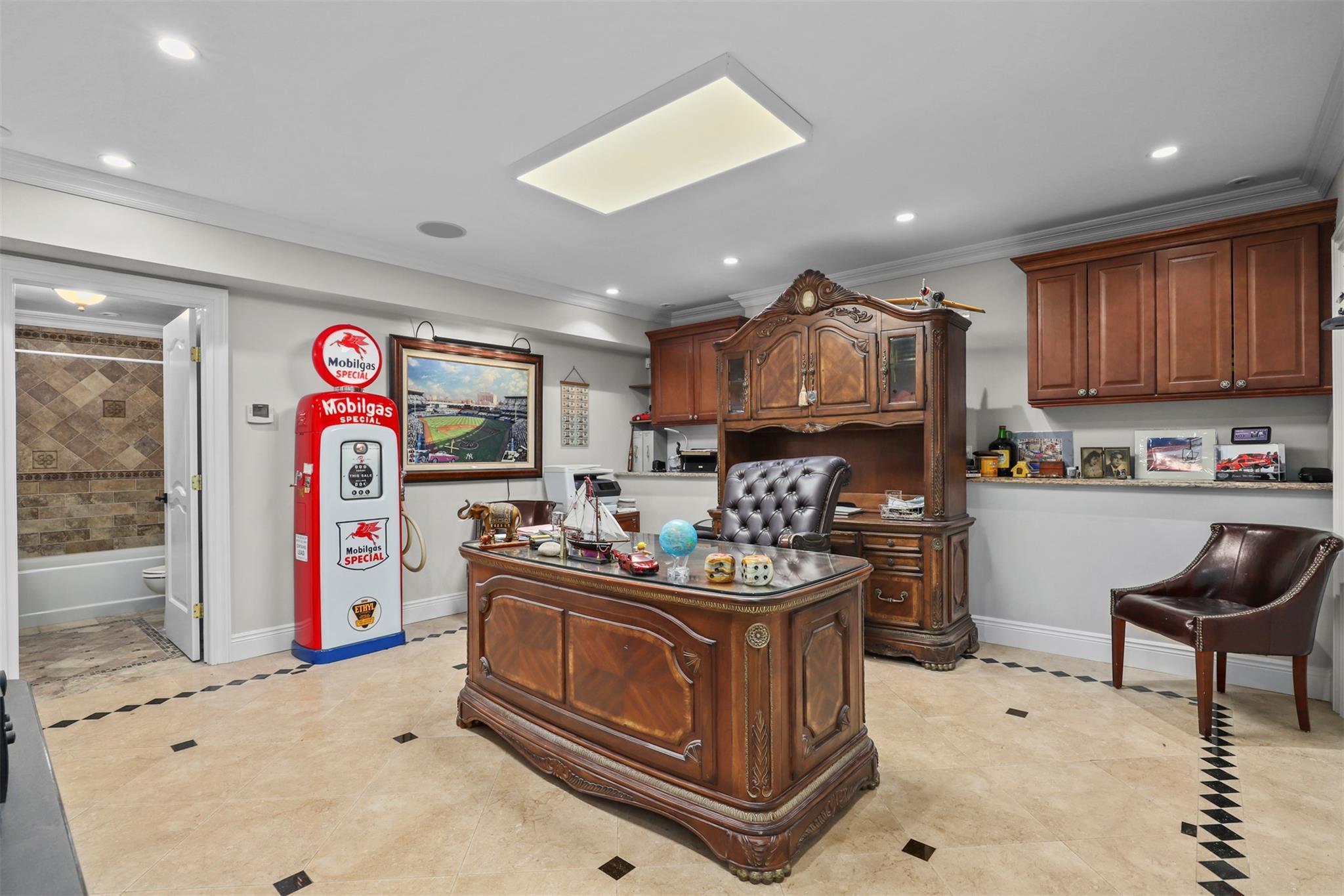 Single Family Country Club  Bronx, NY 10465, MLS-817334-33