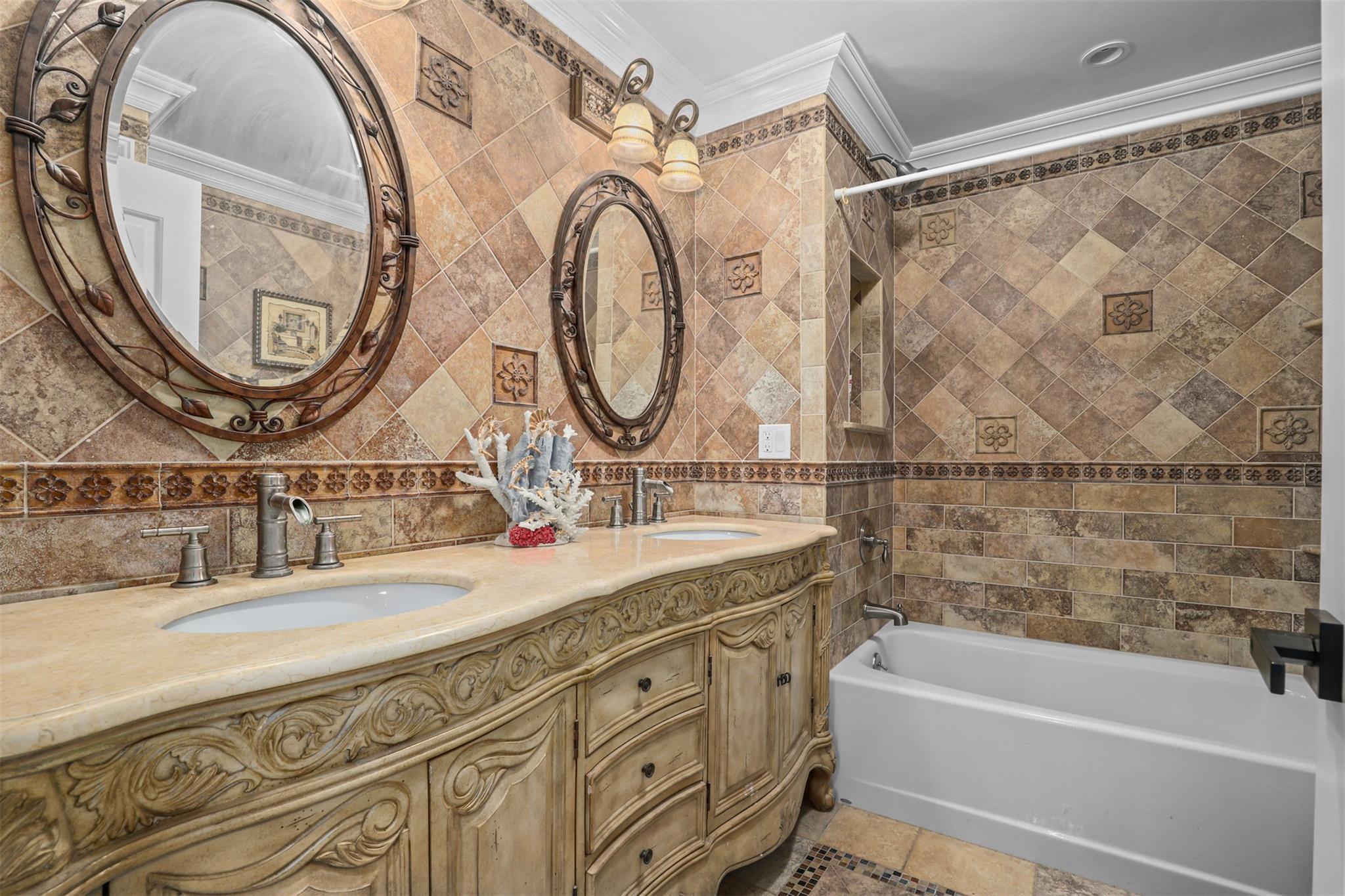 Single Family Country Club  Bronx, NY 10465, MLS-817334-34