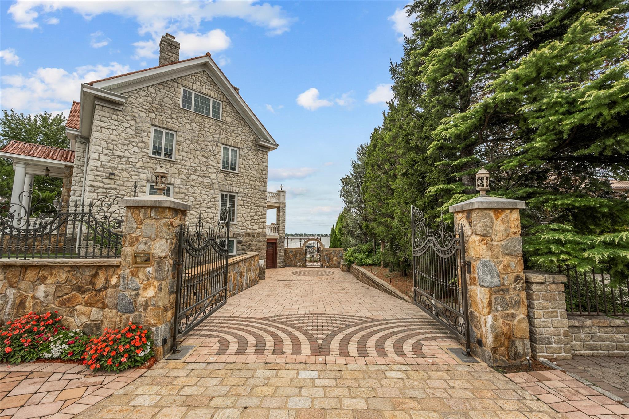 Single Family Country Club  Bronx, NY 10465, MLS-817334-6