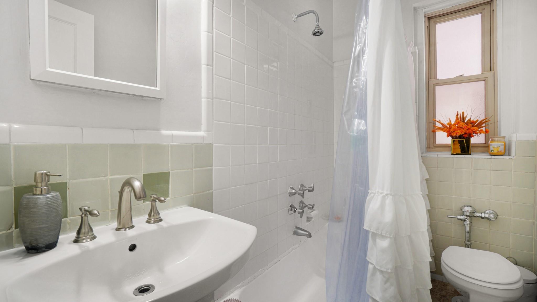 Coop Boston  Bronx, NY 10462, MLS-817559-8