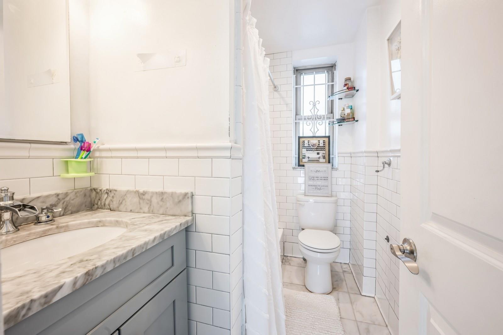 Coop Boston  Bronx, NY 10462, MLS-817570-10