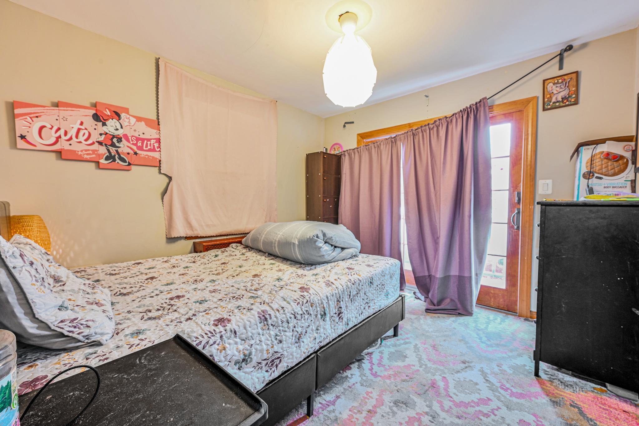 Single Family Home  Nassau County, NY 11580, MLS-817681-12