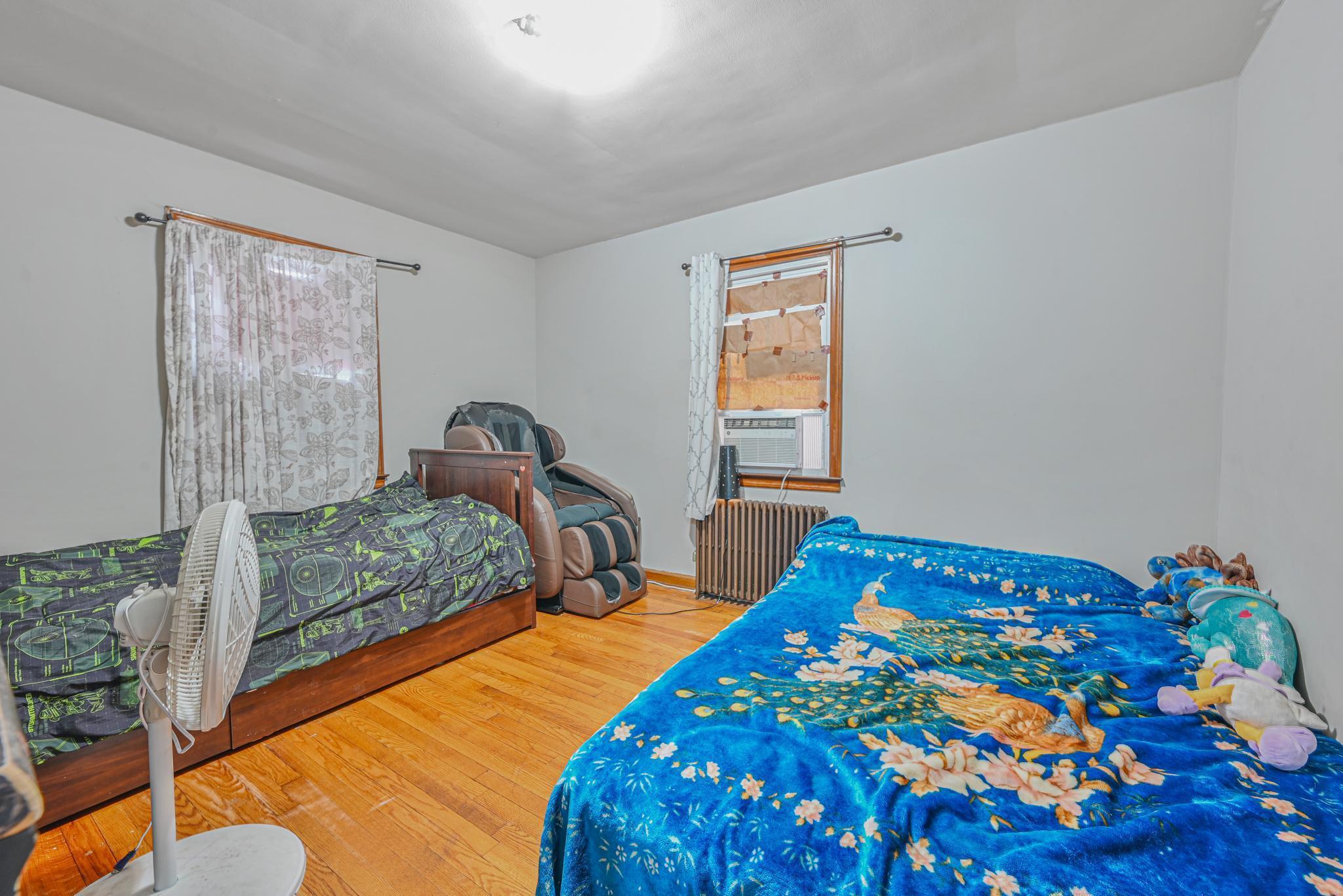Single Family Home  Nassau County, NY 11580, MLS-817681-13