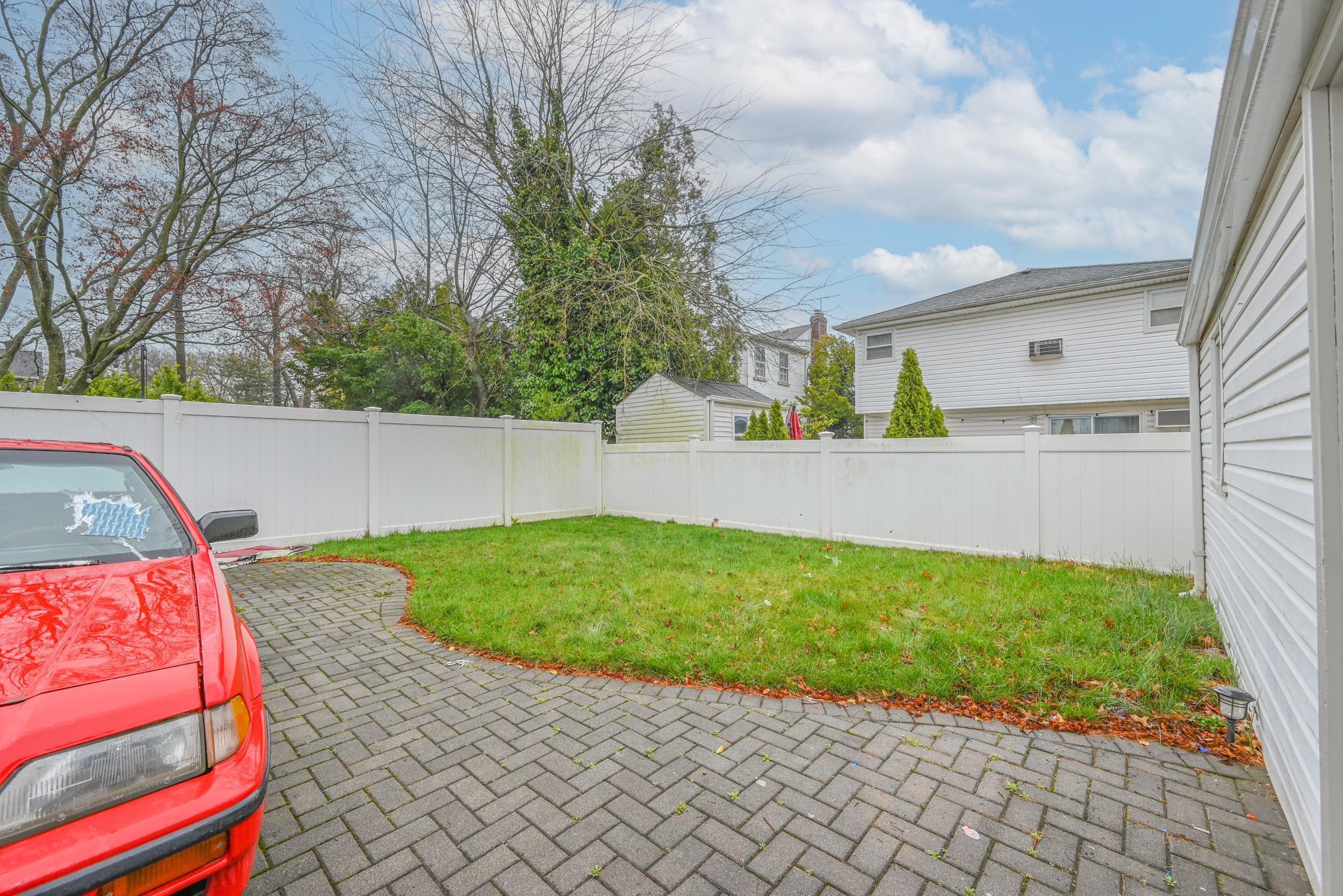 Single Family Home  Nassau County, NY 11580, MLS-817681-5