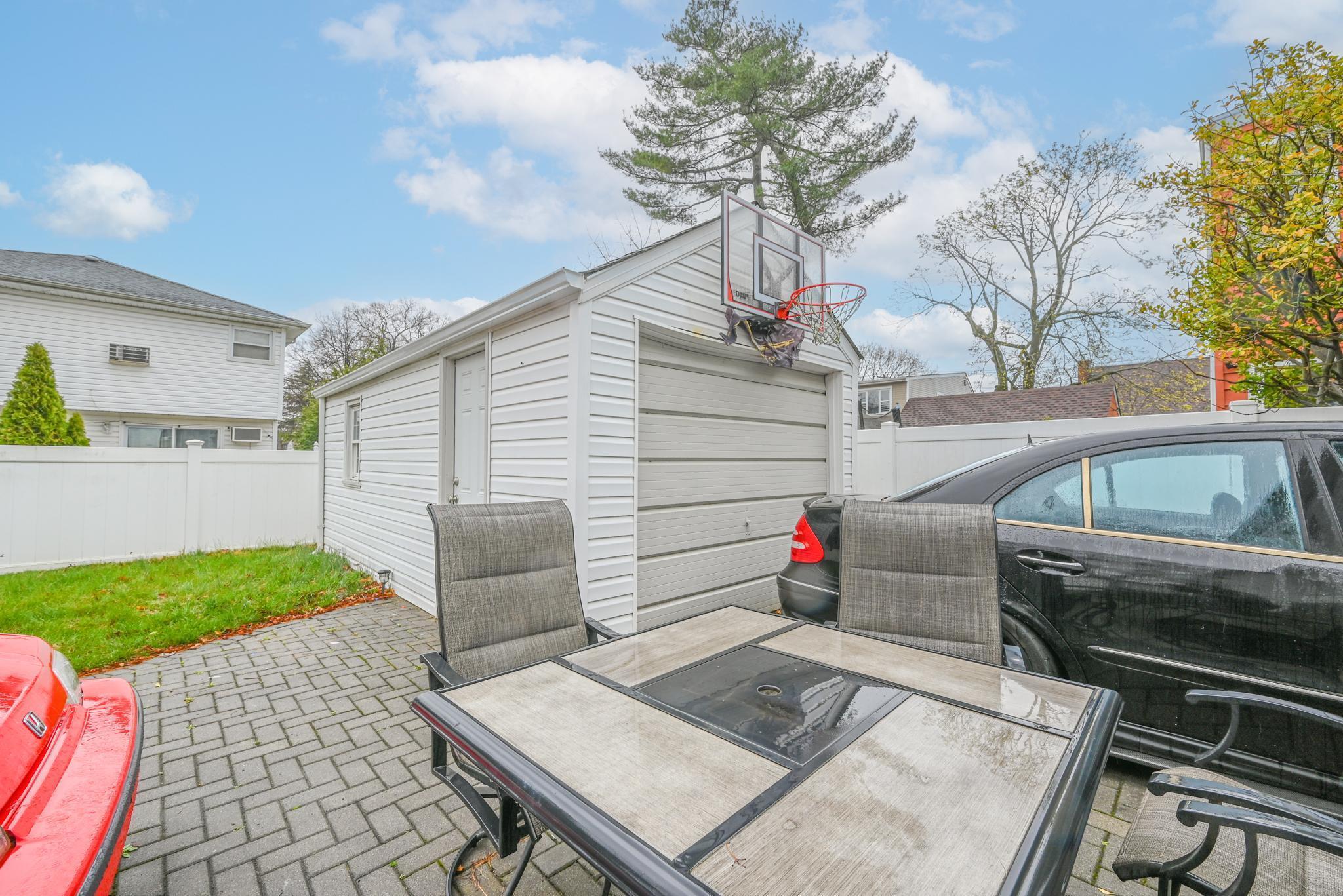 Single Family Home  Nassau County, NY 11580, MLS-817681-6