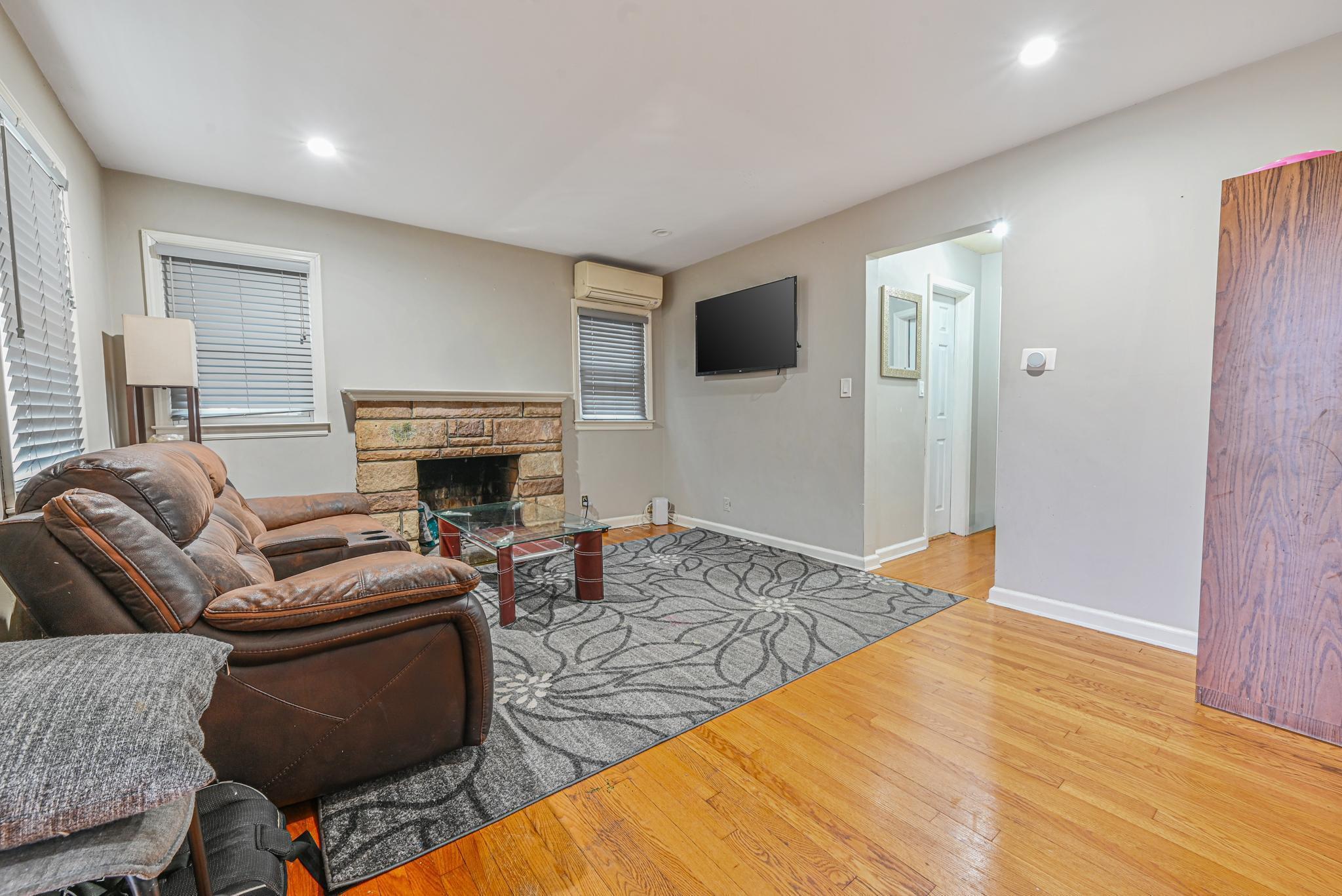 Single Family Home  Nassau County, NY 11580, MLS-817681-7