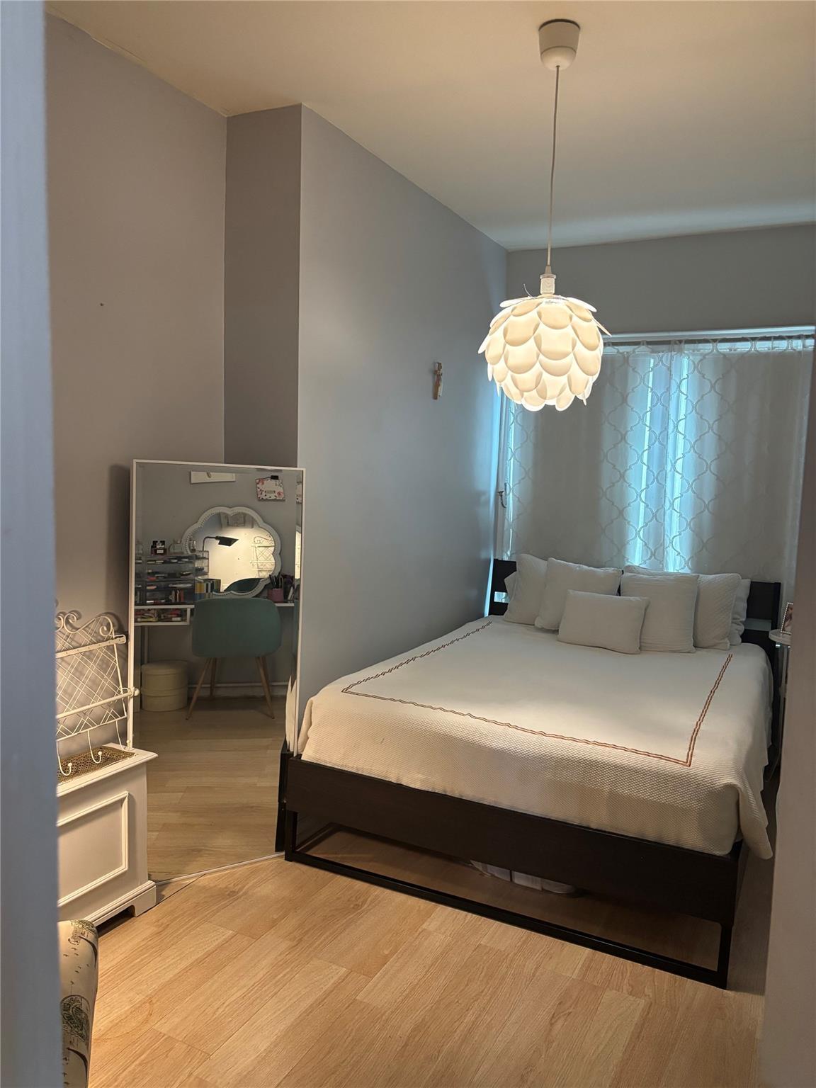 Single Family New York  Nassau County, NY 11580, MLS-817734-12