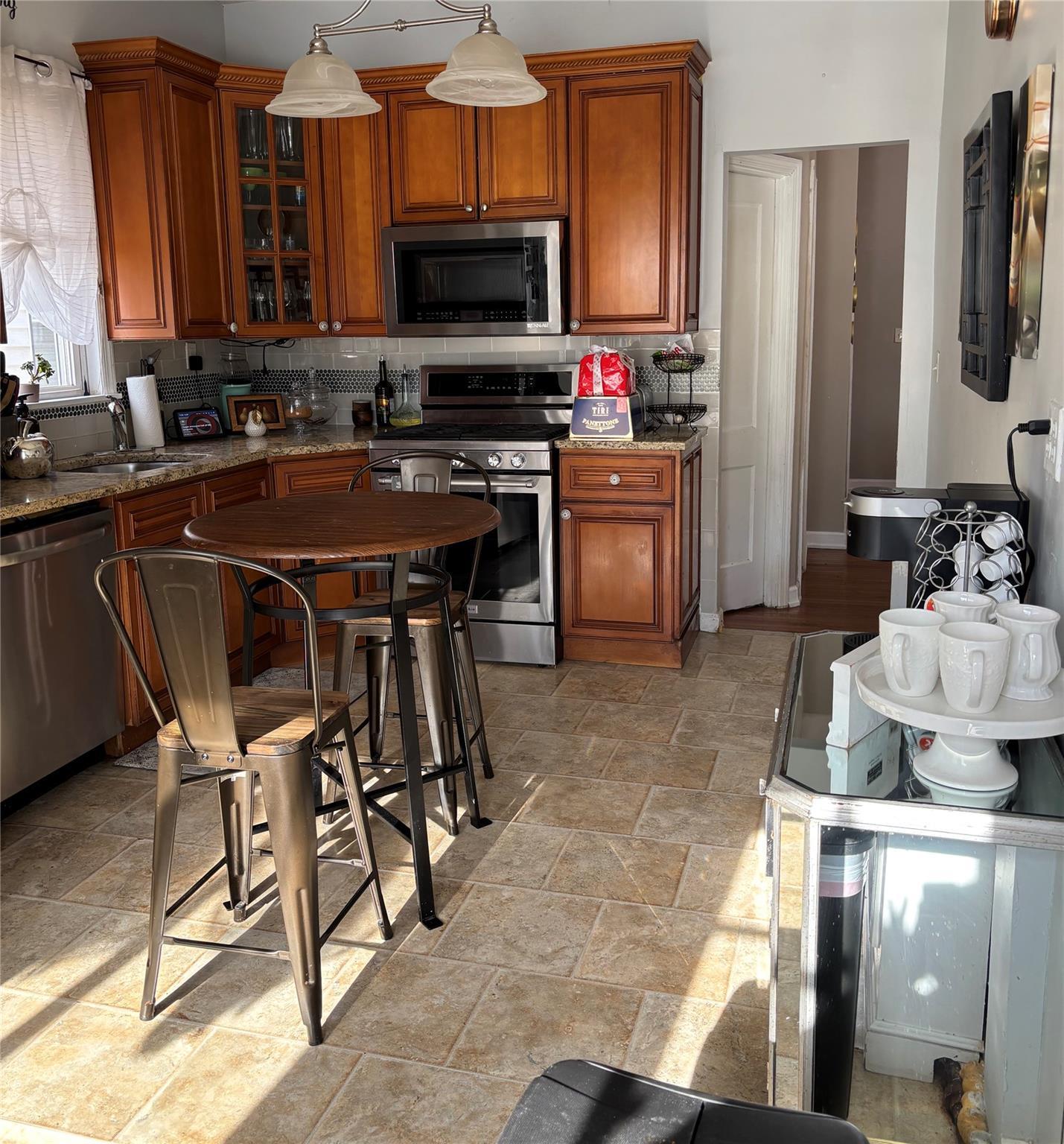 Single Family New York  Nassau County, NY 11580, MLS-817734-18
