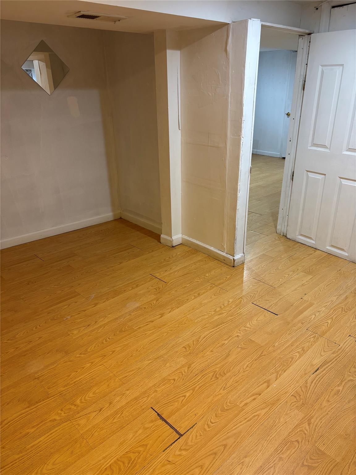 Single Family New York  Nassau County, NY 11580, MLS-817734-23