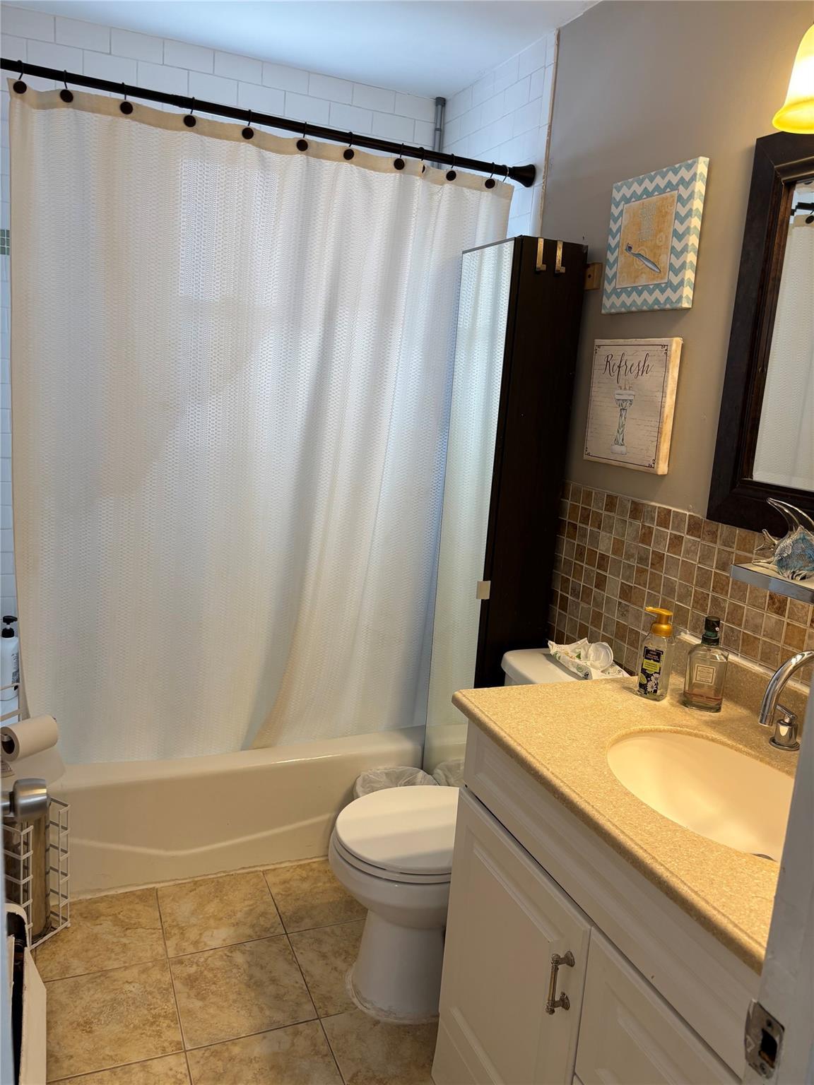 Single Family New York  Nassau County, NY 11580, MLS-817734-8