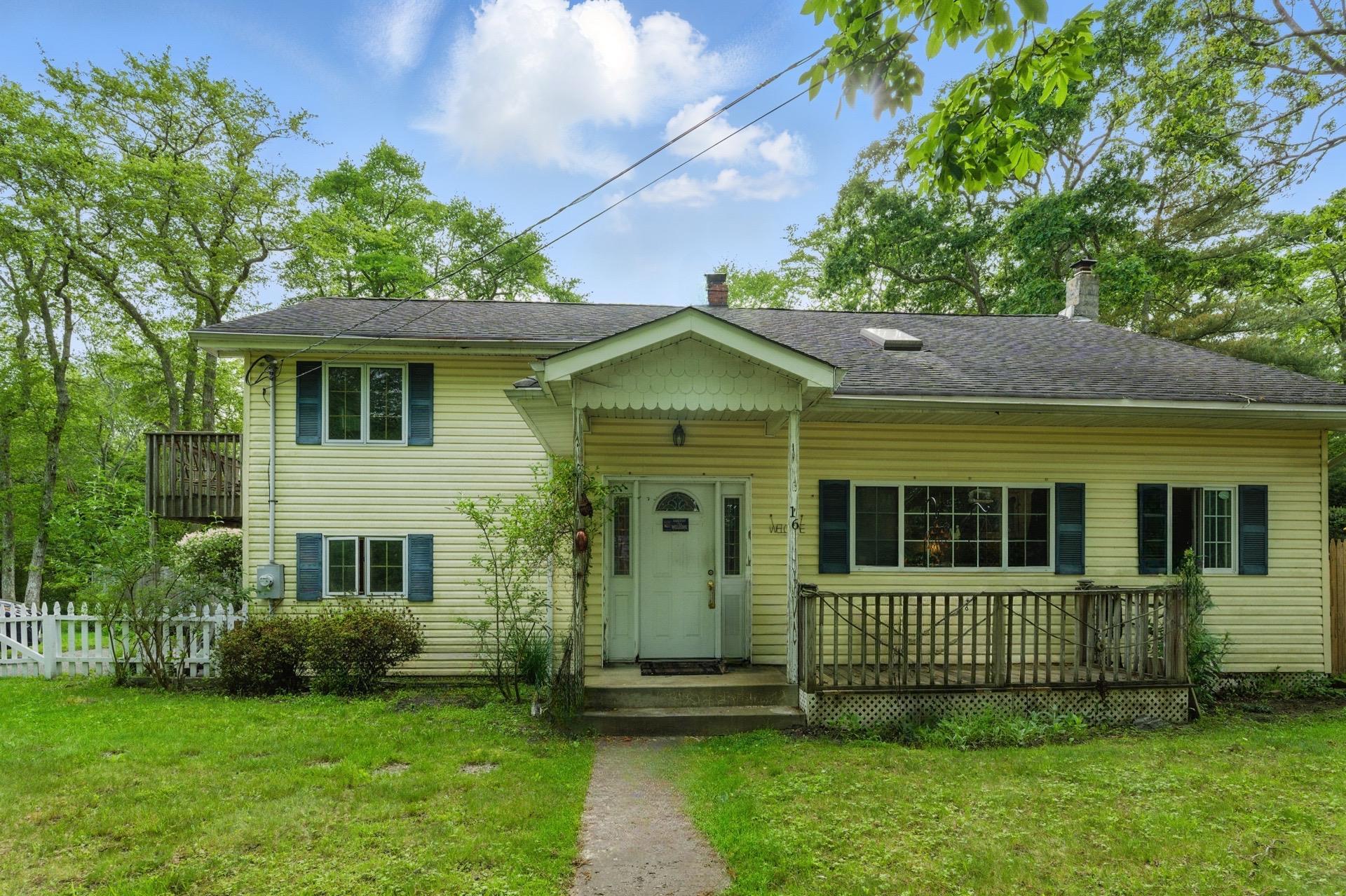 Single Family Whitter  Suffolk County, NY 11951, MLS-817746-2