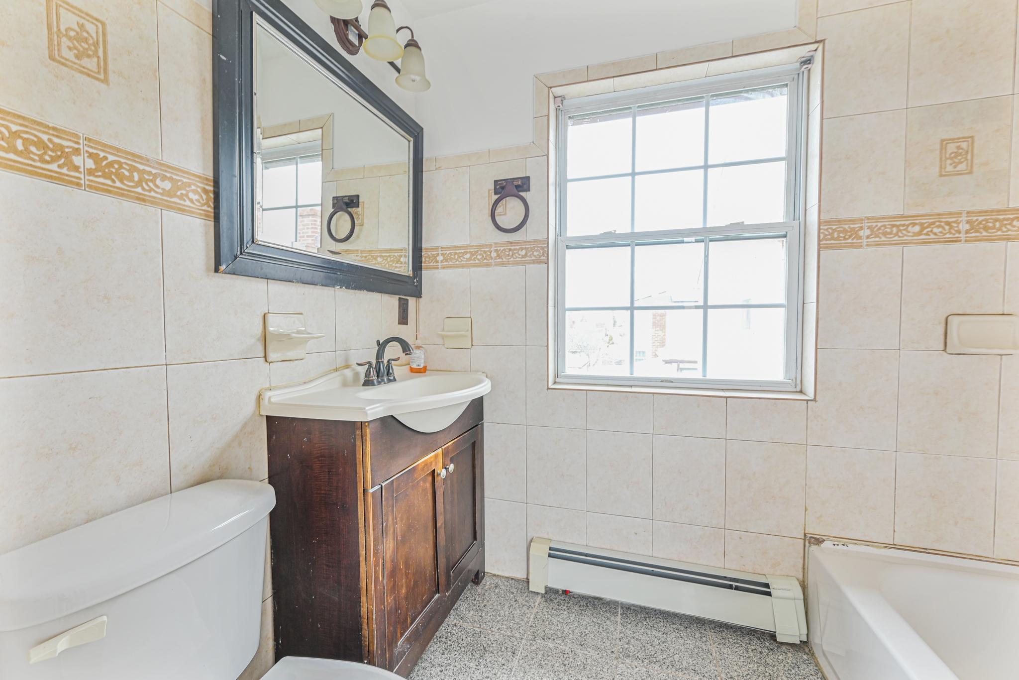 Single Family 225th  Queens, NY 11413, MLS-817884-13