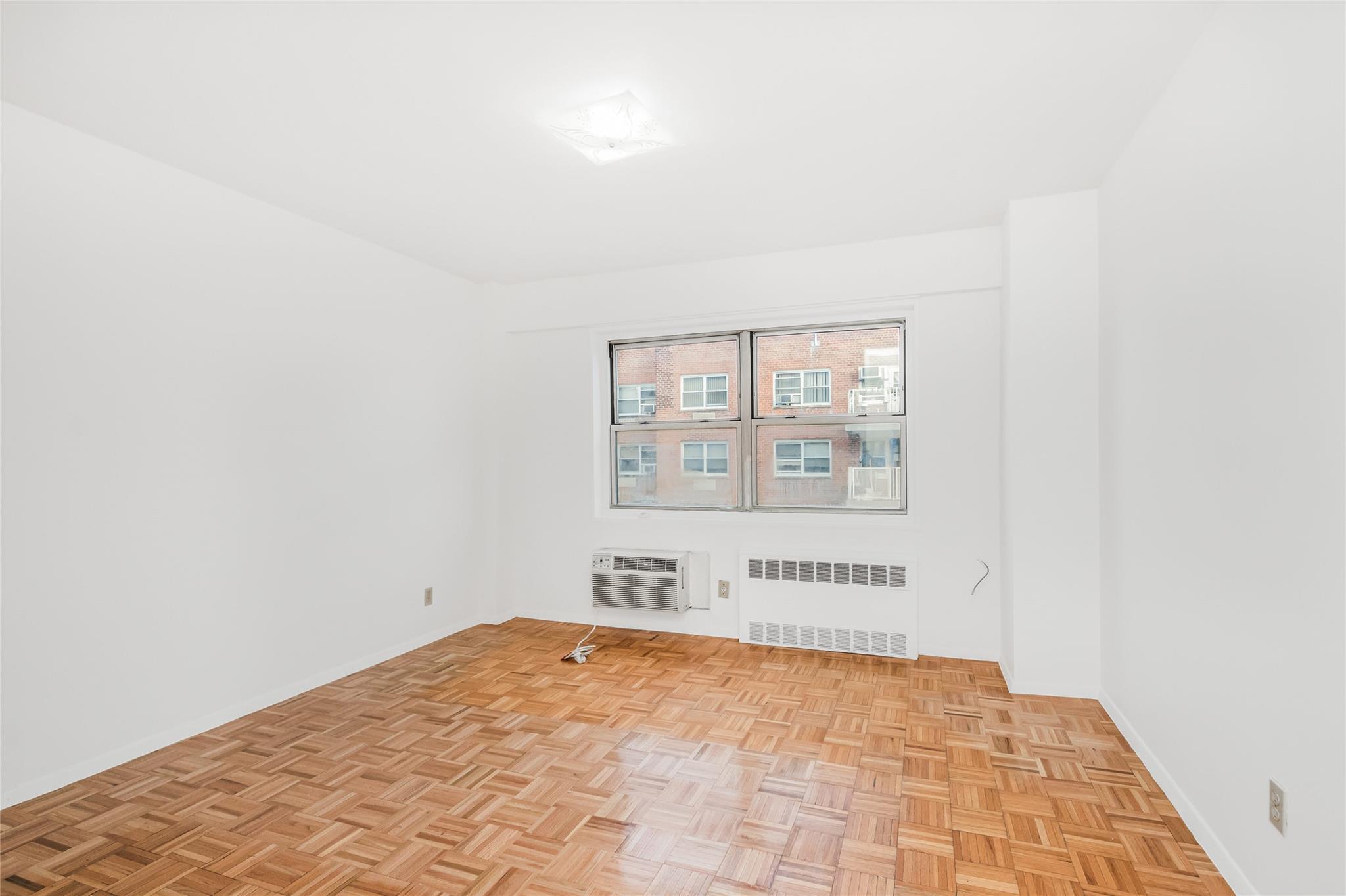 Coop Irwin  Bronx, NY 10463, MLS-817948-5