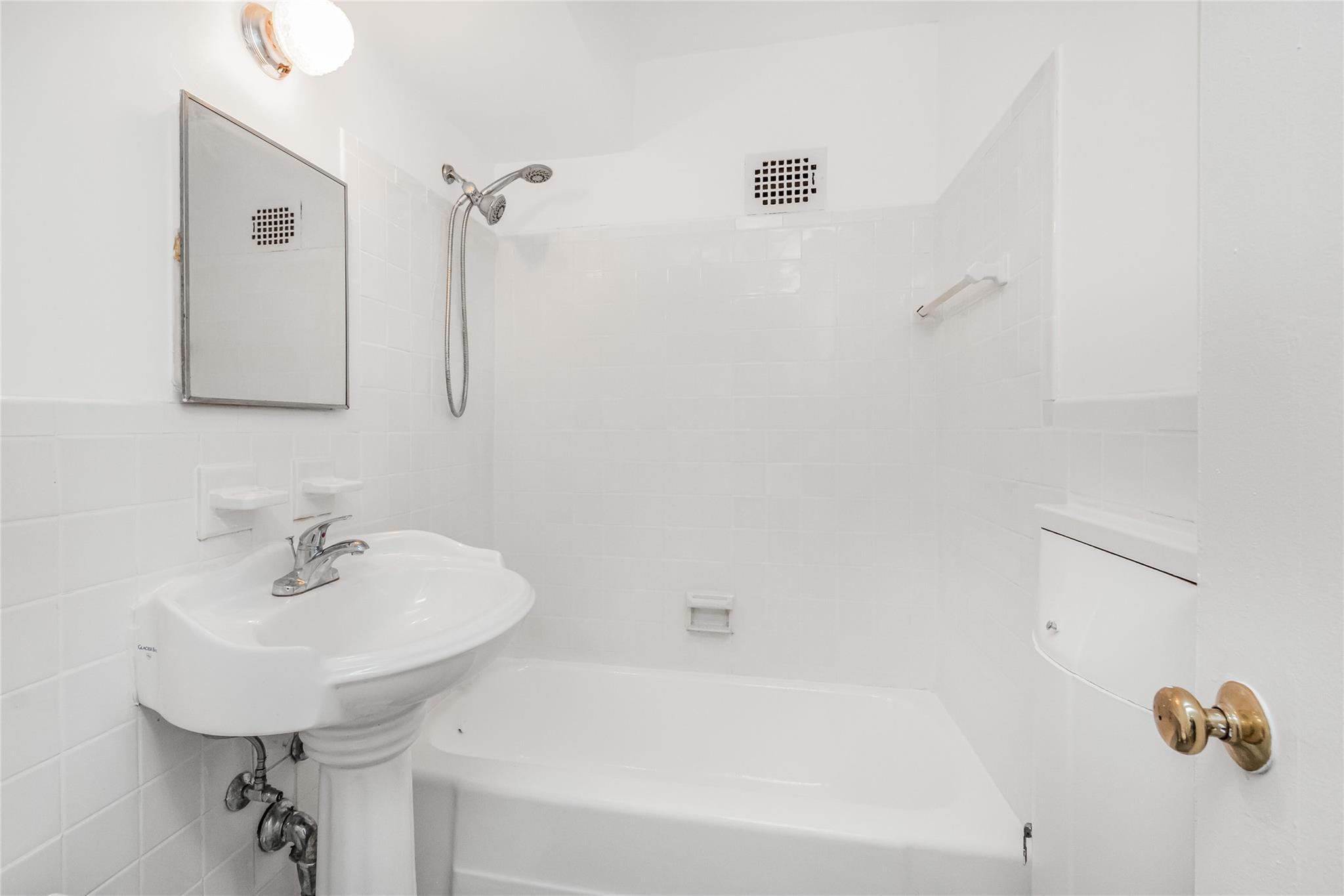Coop Irwin  Bronx, NY 10463, MLS-817948-7