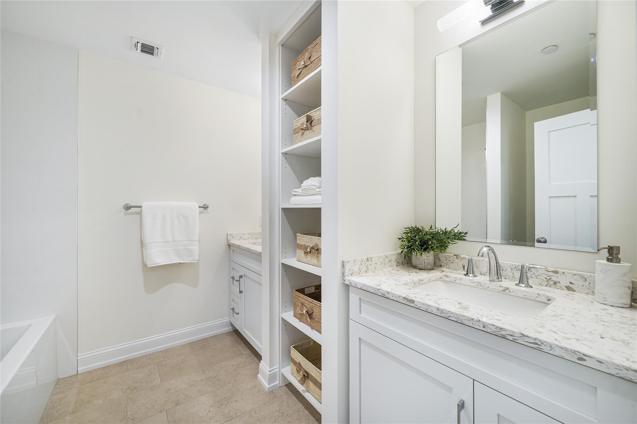 Condo Crompond  Westchester County, NY 10598, MLS-818089-17