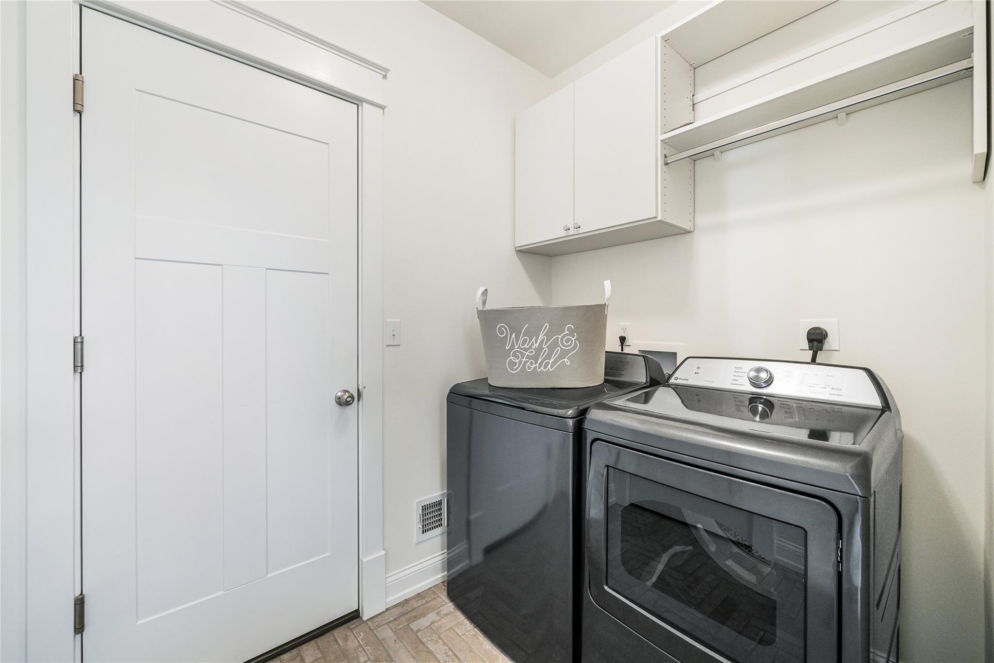 Condo Crompond  Westchester County, NY 10598, MLS-818089-21
