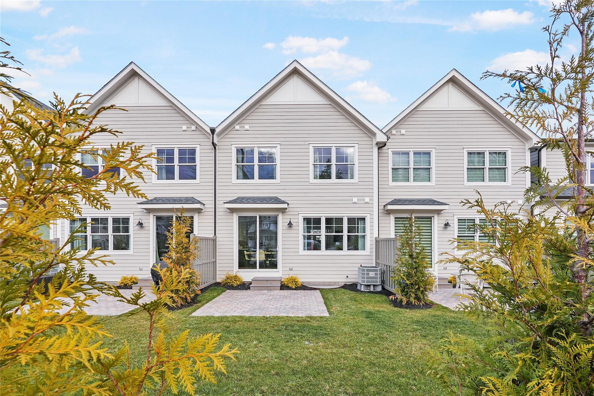 Condo Crompond  Westchester County, NY 10598, MLS-818093-17