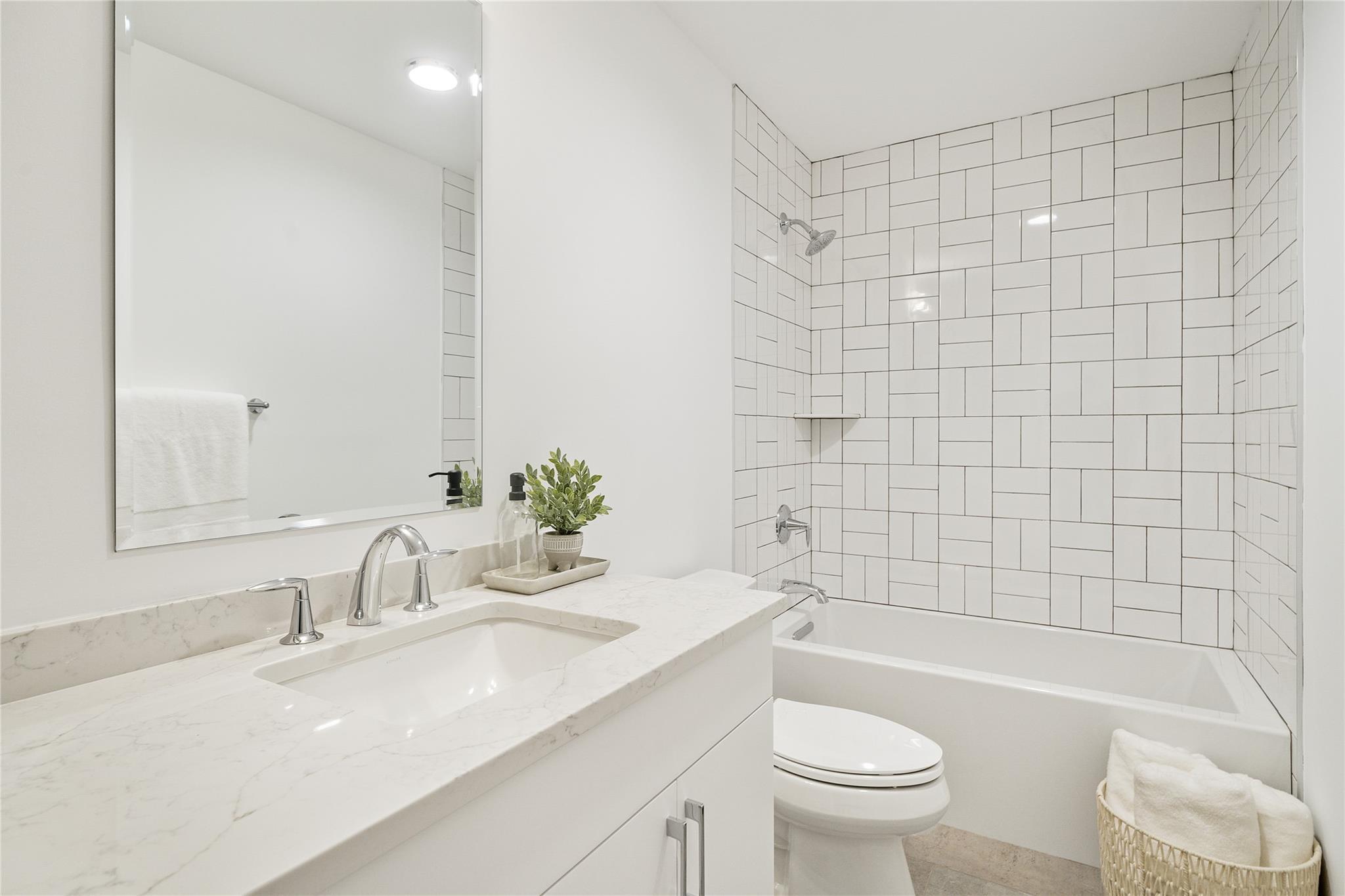 Condo Crompond  Westchester County, NY 10598, MLS-818096-16