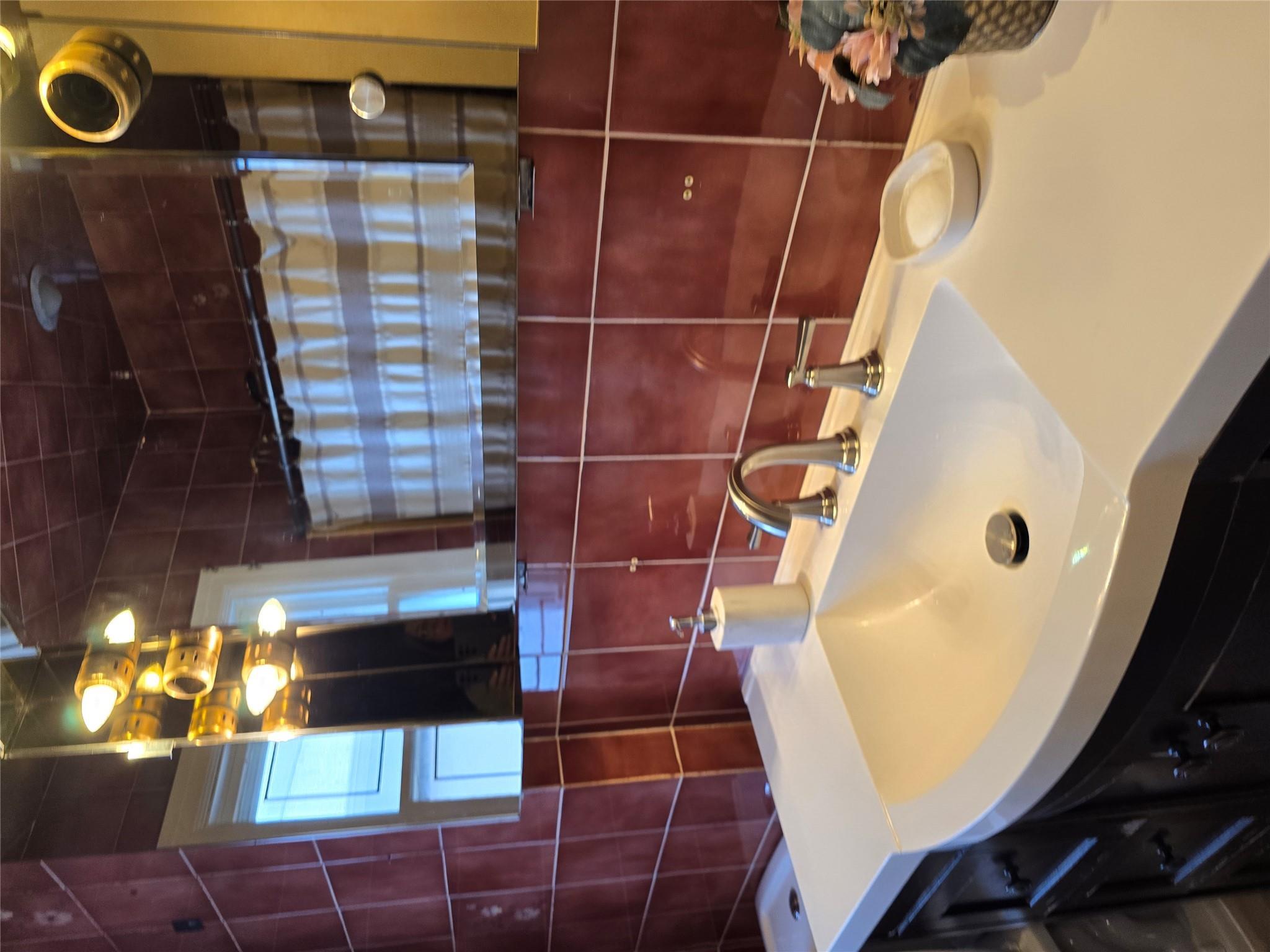 Single Family 80th  Queens, NY 11414, MLS-818135-31
